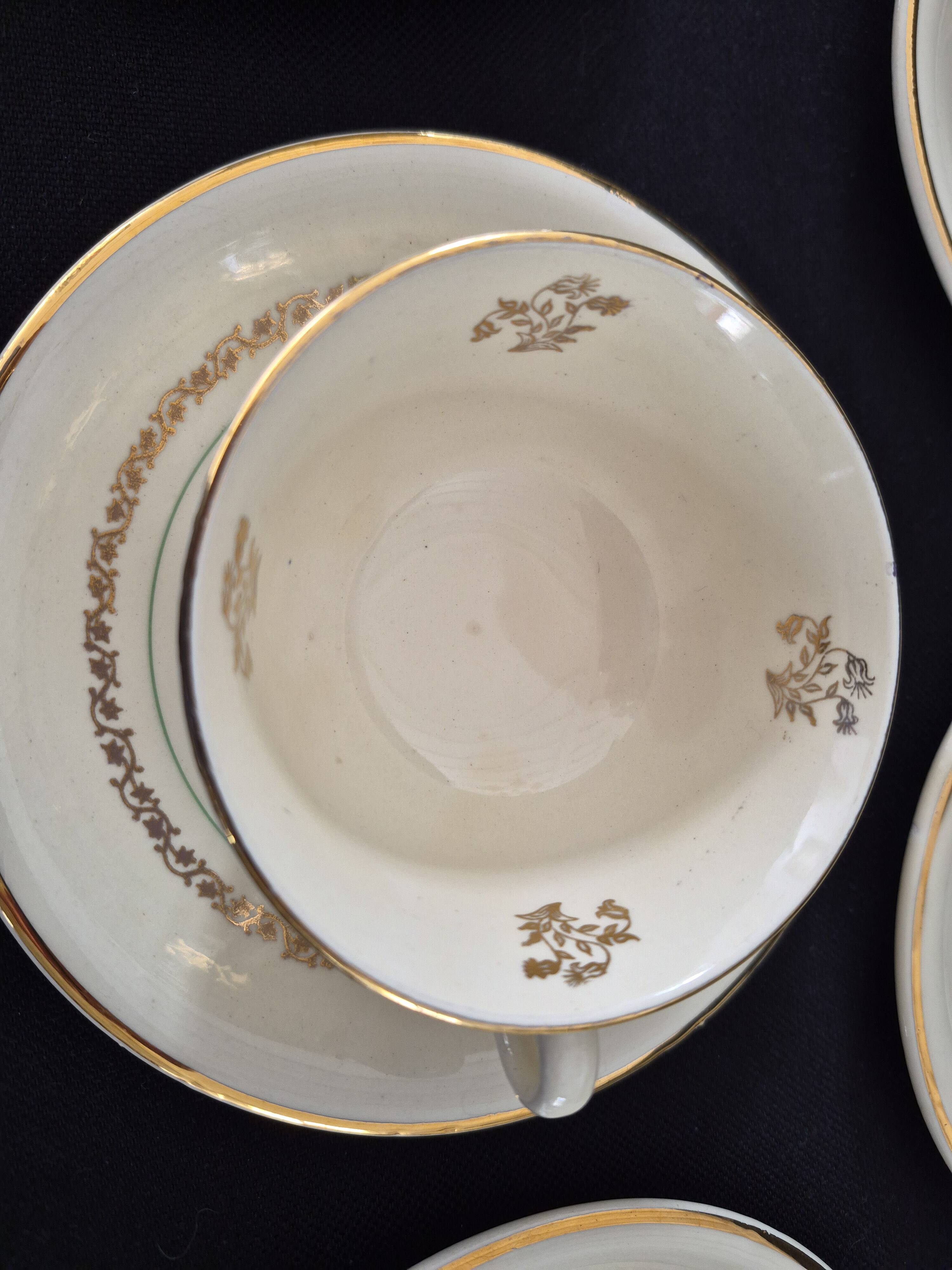 Set of 8 cups and saucers in Gien earthenware, model Valence A040.