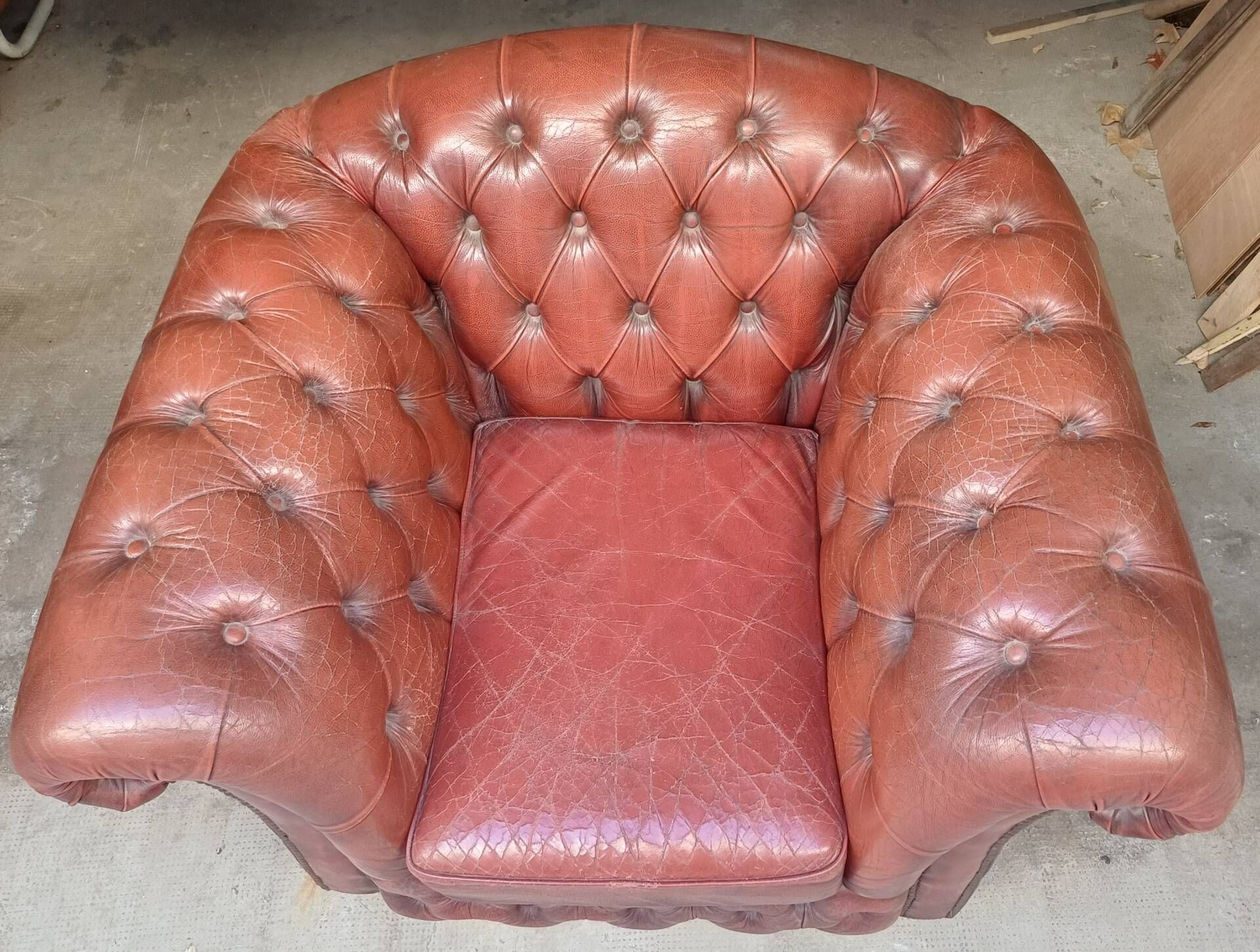 Authentic Vintage Chesterfield Armchair in Burgundy Leather
