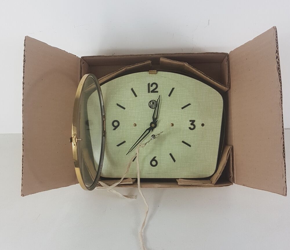 SMI mechanical clock formica