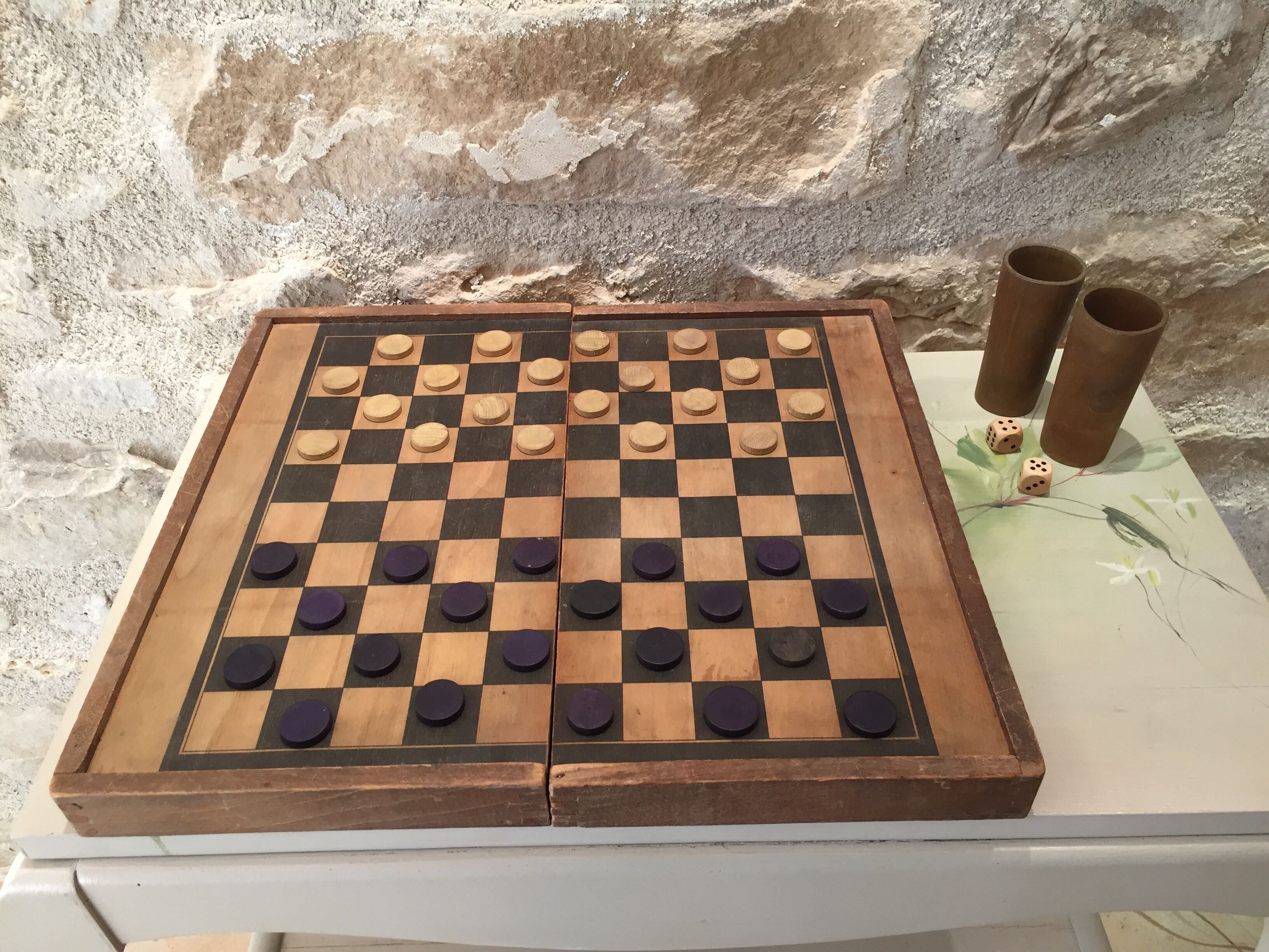 Jeu de dames et de backgammon
