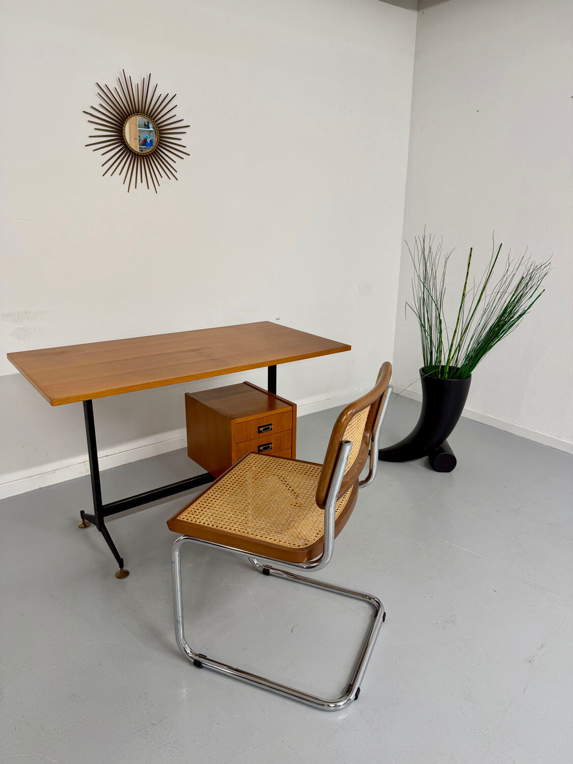 Vintage Italian design desk from the 1960s in wood and metal.