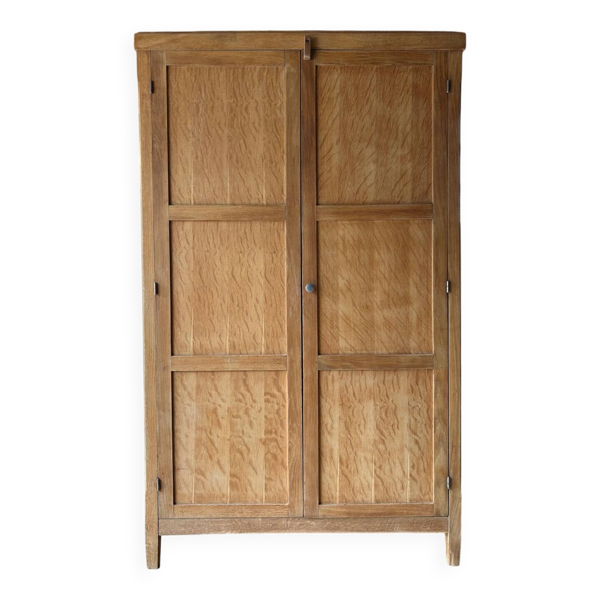 Armoire parisienne