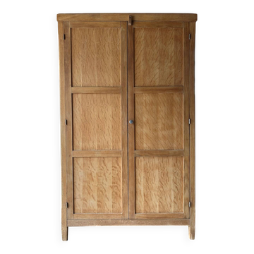 Armoire parisienne