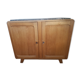 Chest of drawers / small closet