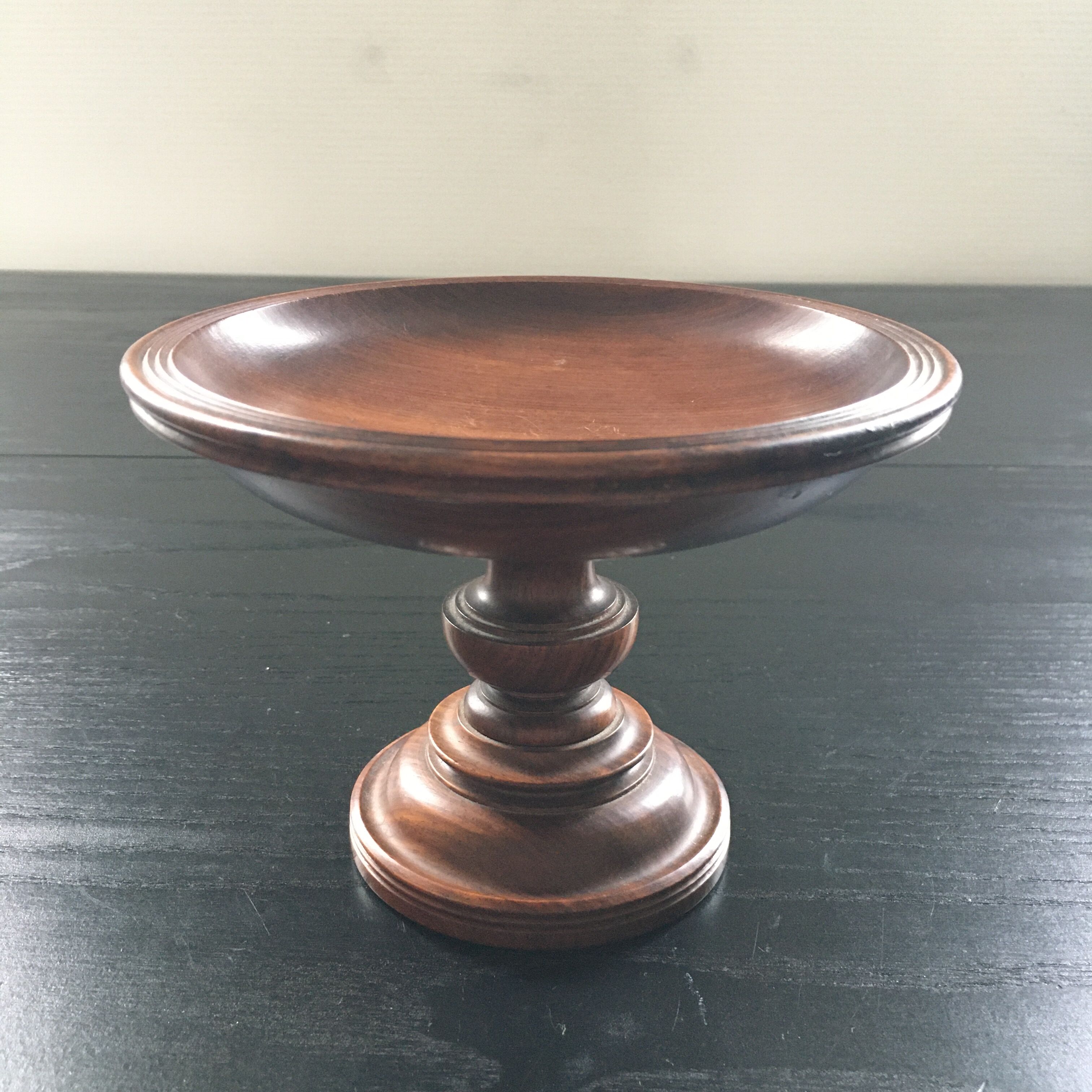 Wooden stand bowl
