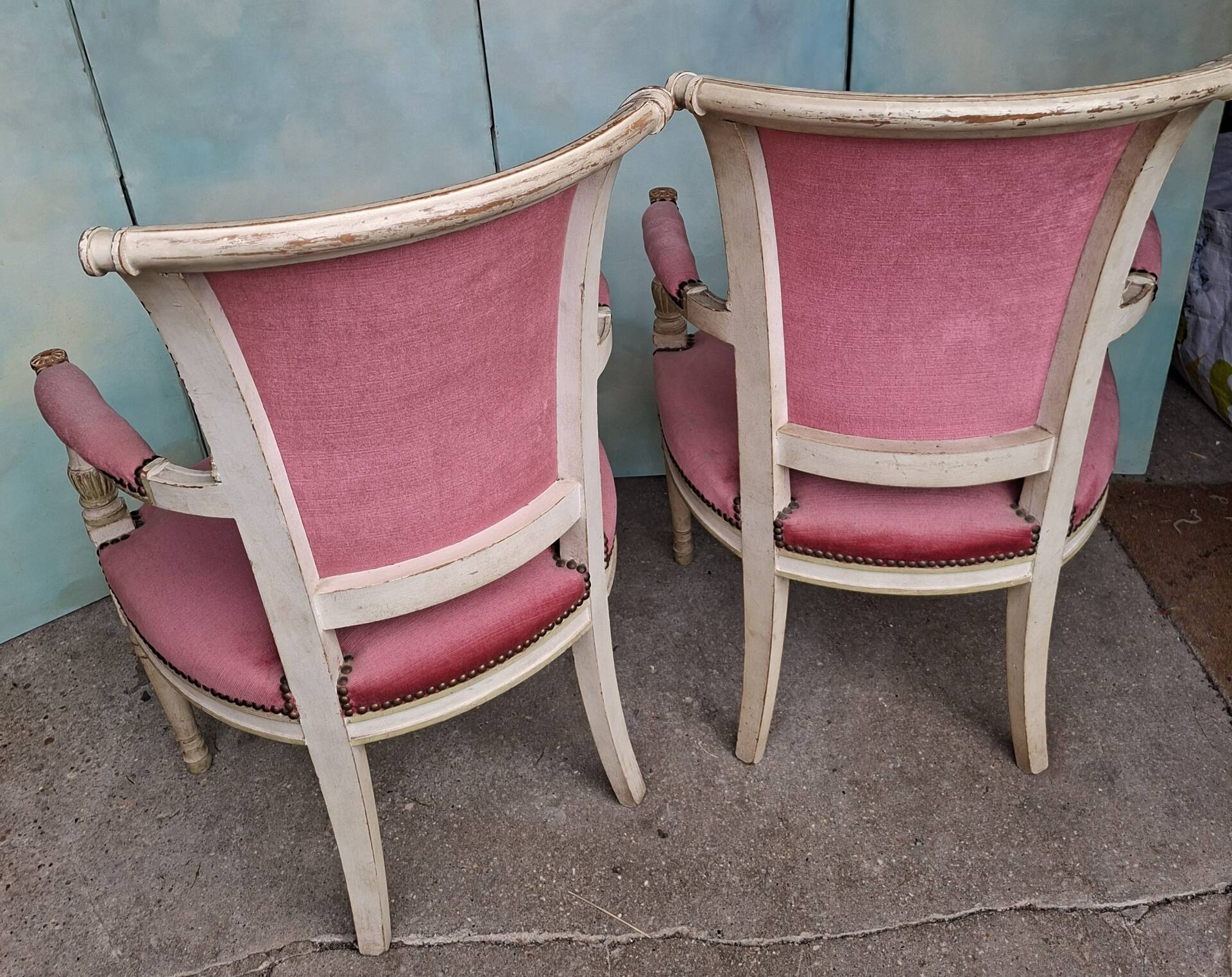 4 fauteuils Directoire en velours rose