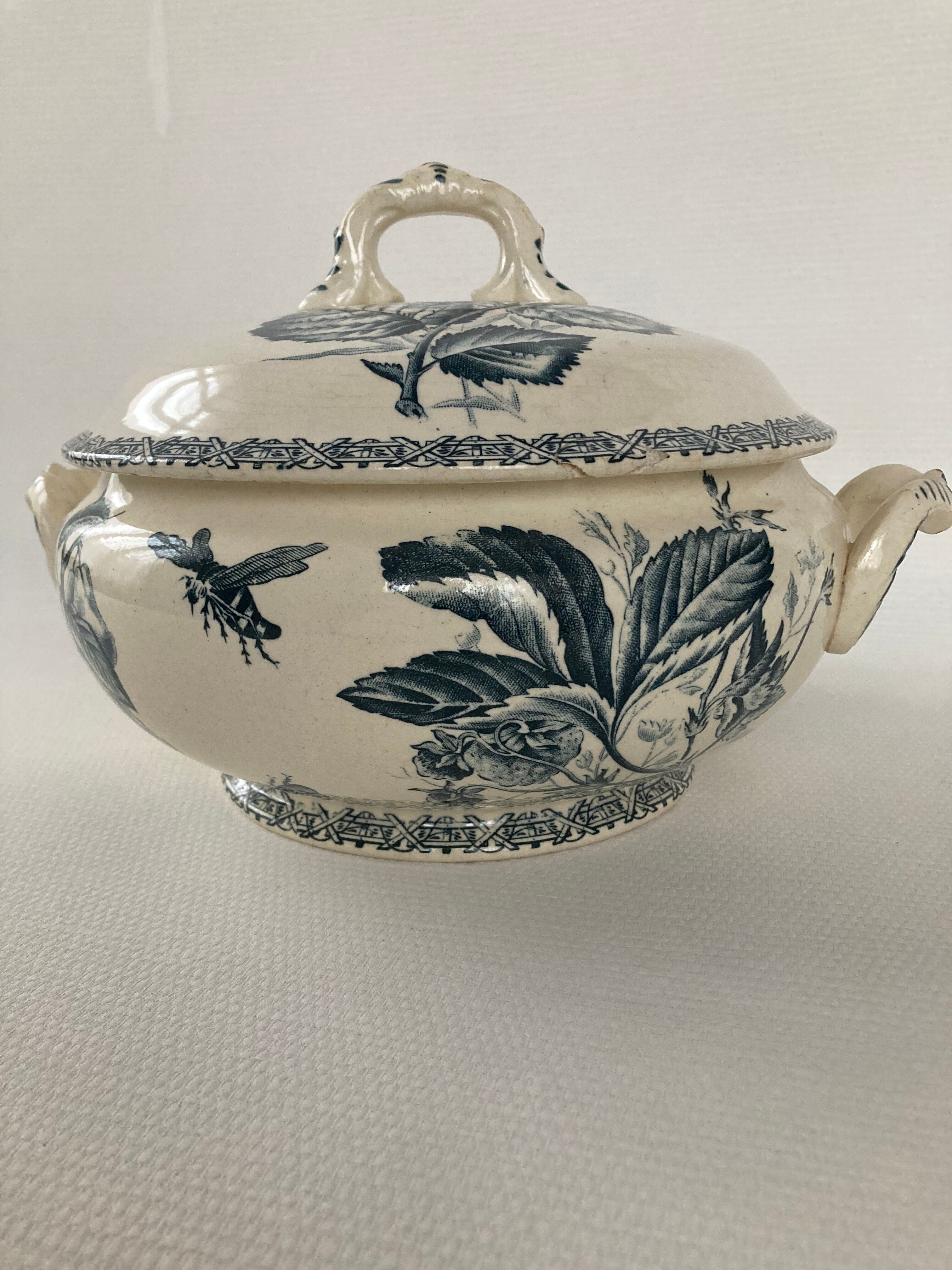 Soup pot in antique earthenware H.B/Choisy le roi