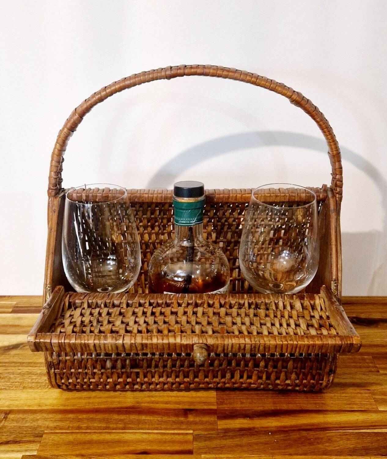 1960s wicker basket handbag