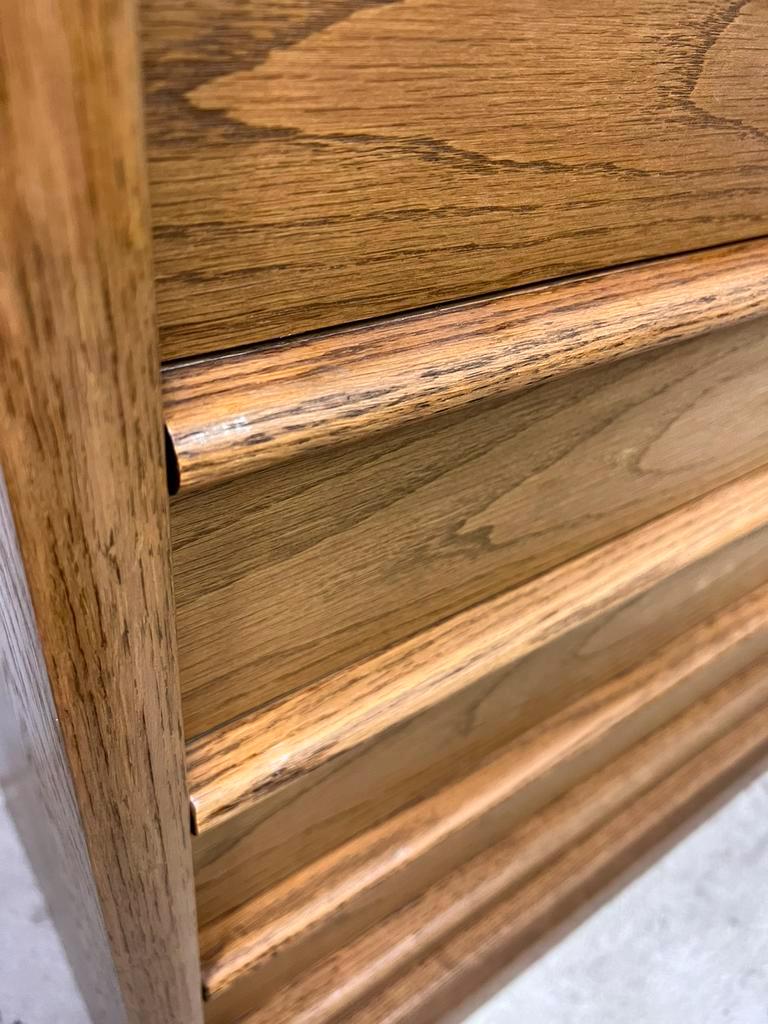 Vintage wooden chest of drawers