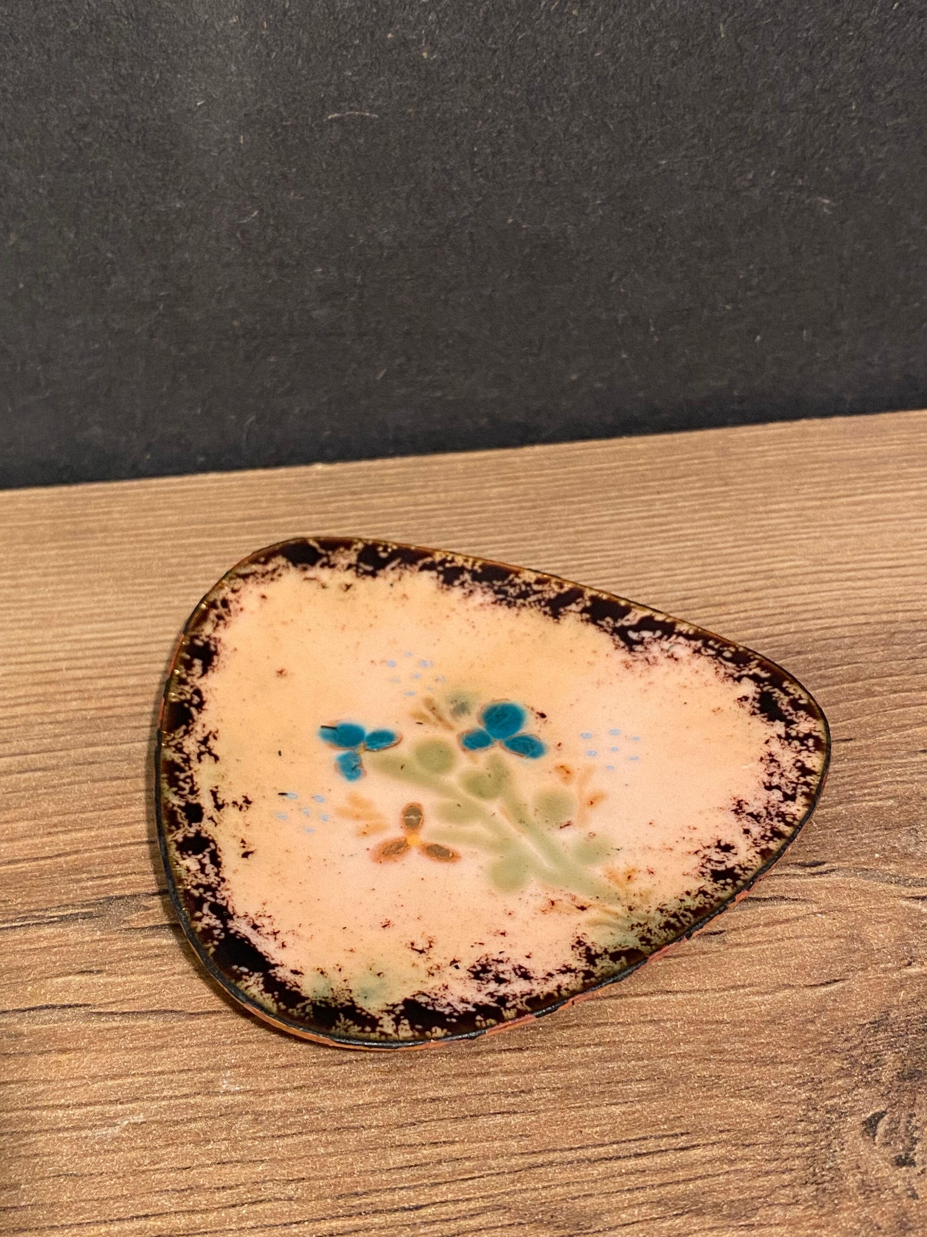 Enamelled cup, enamel on copper