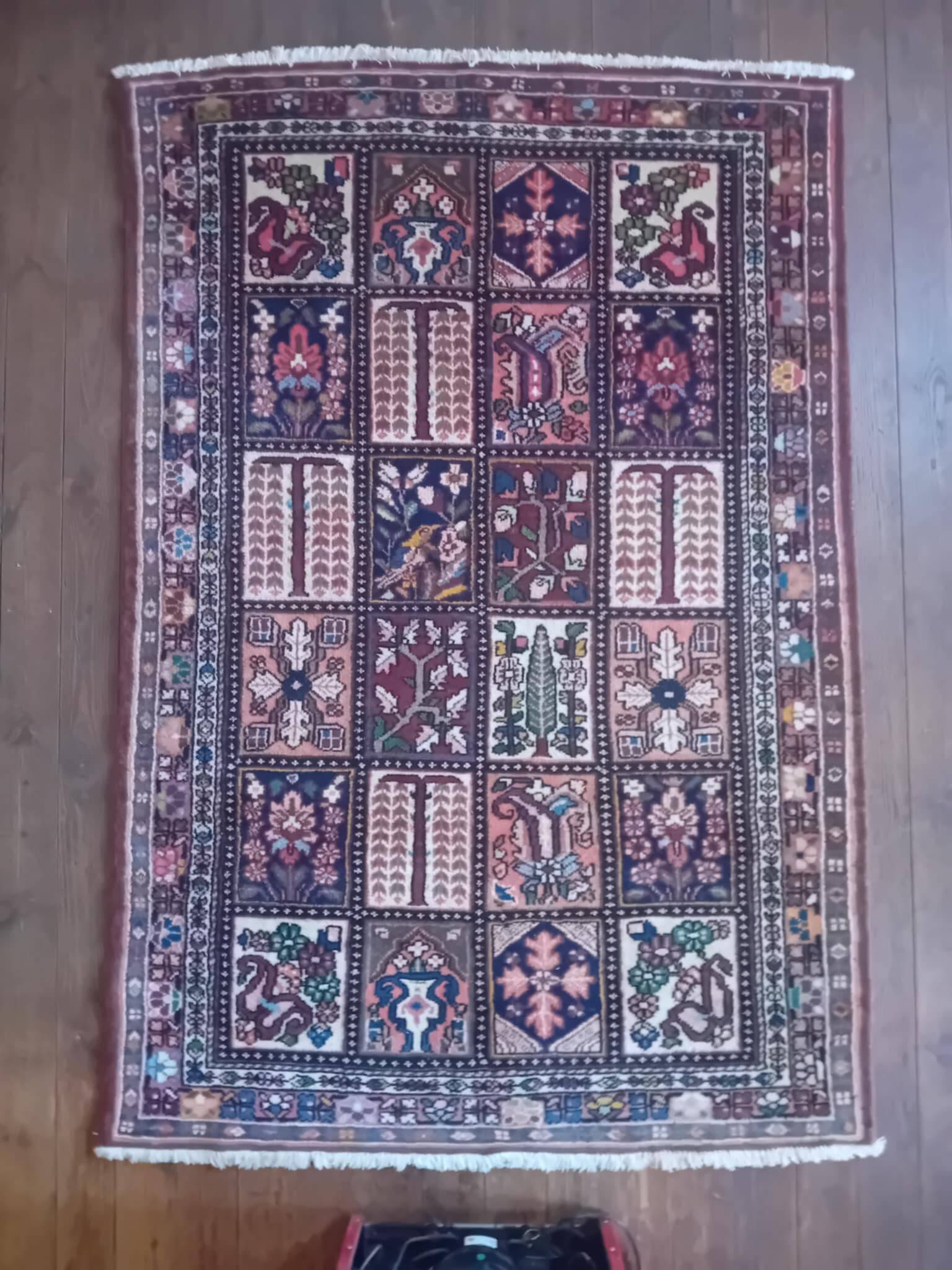 Handmade Persian Bachtiar Rug 208x142cm