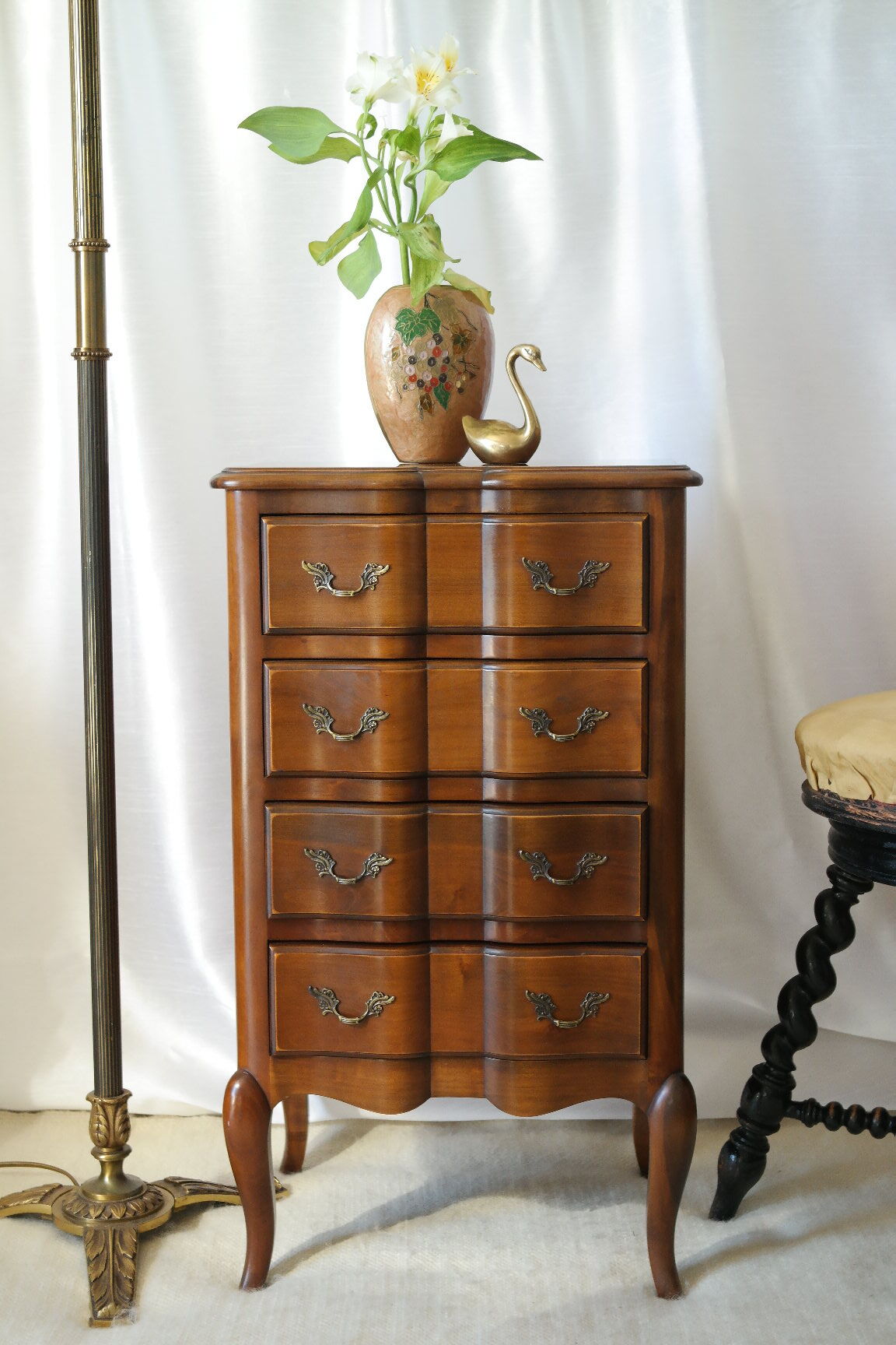 Chiffonnier style Louis XV cherry in marquetry