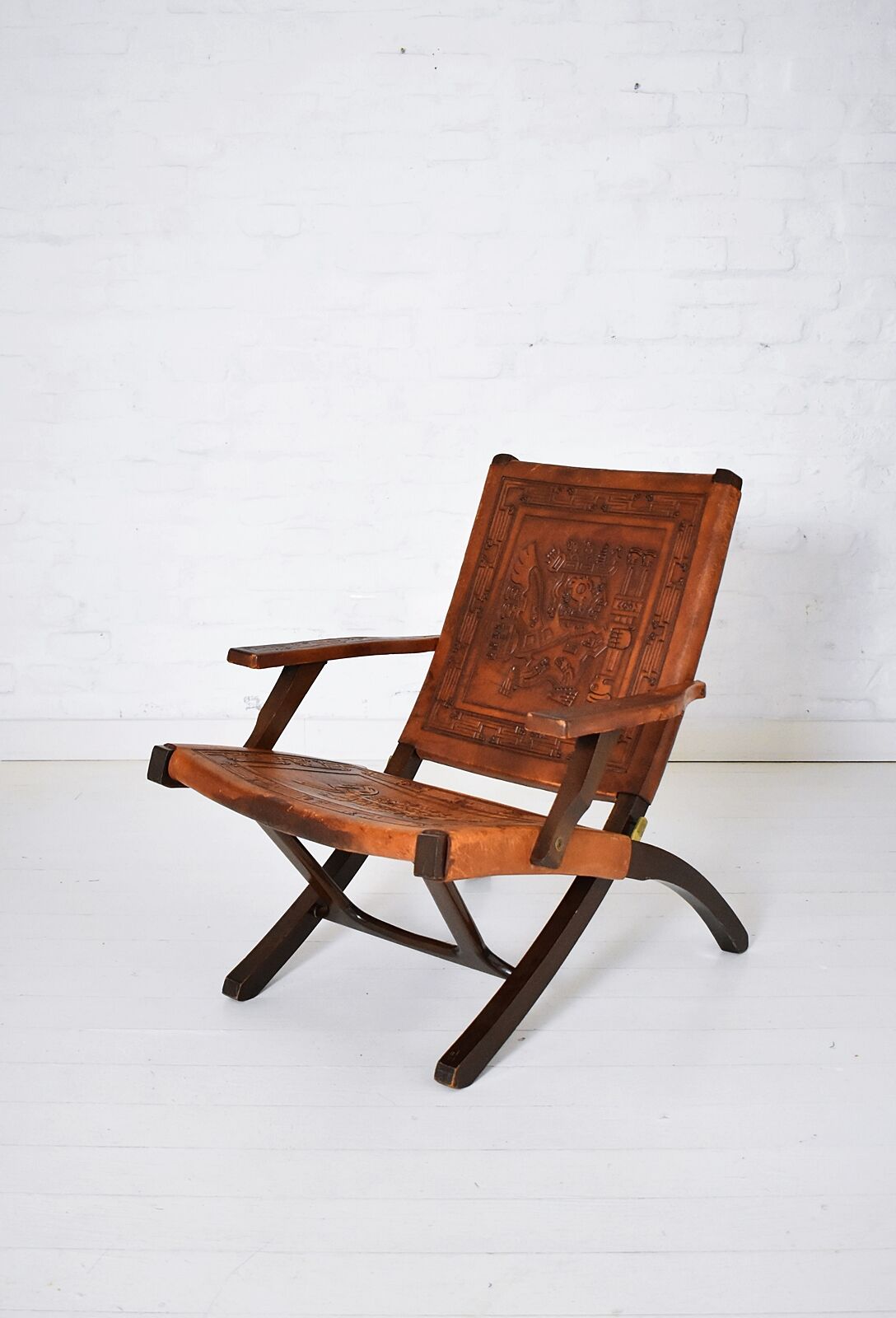 Ecuadorian wood and leather folding chair by Angel Pazmino