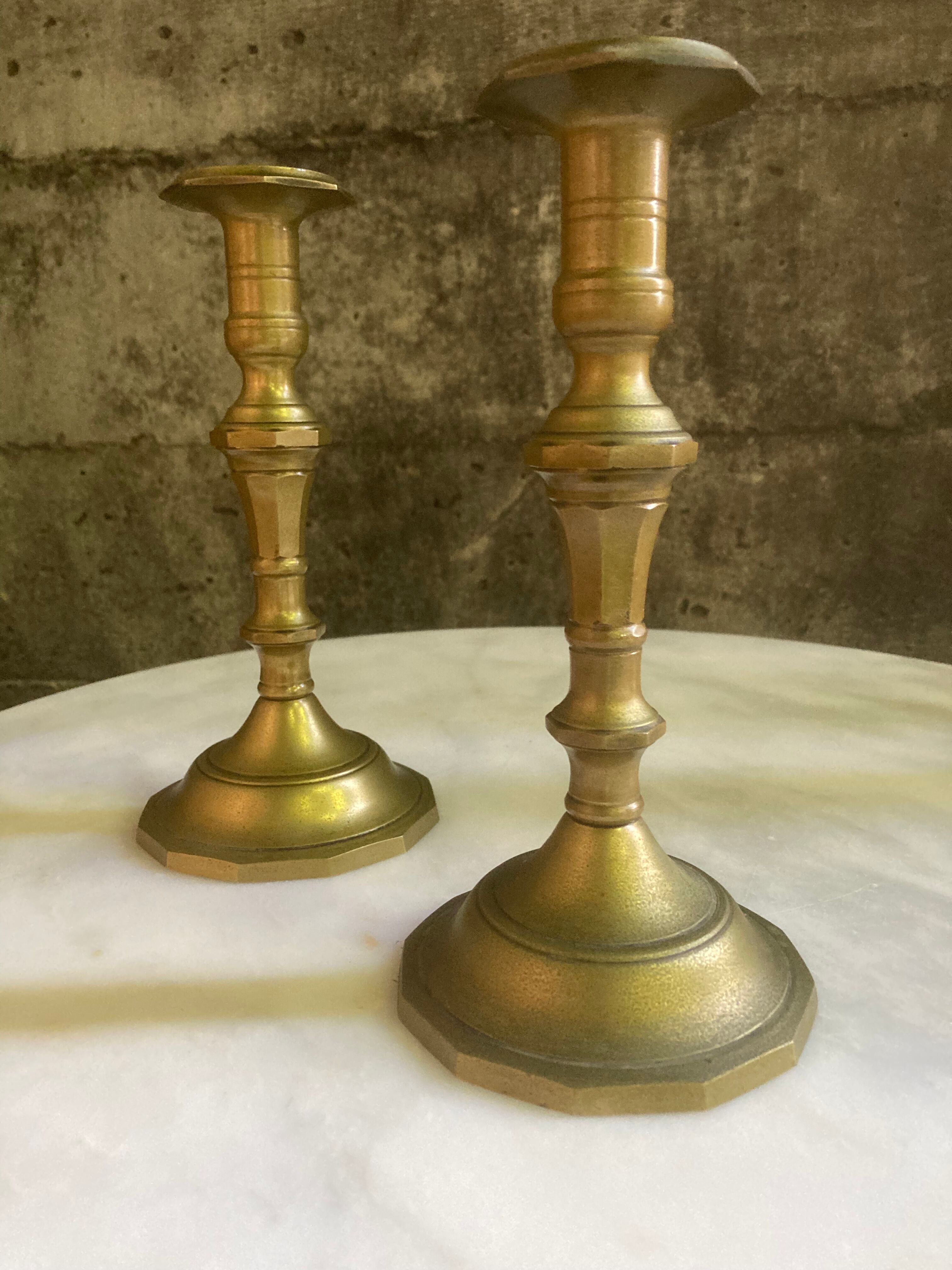 Paire de candélabres laiton