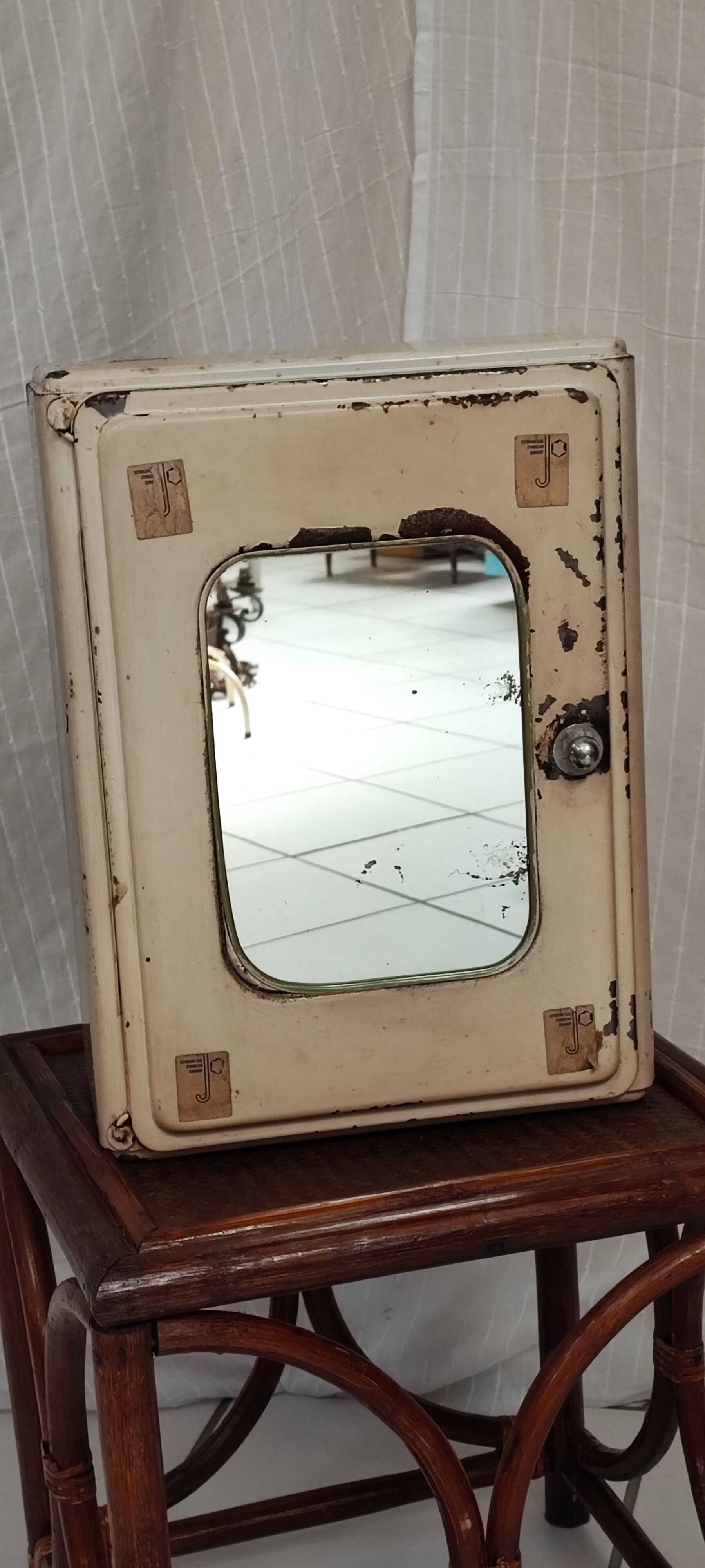 Metal medicine cabinet mirror