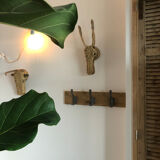 Patère with 50/60s tin hooks on medium matte oak