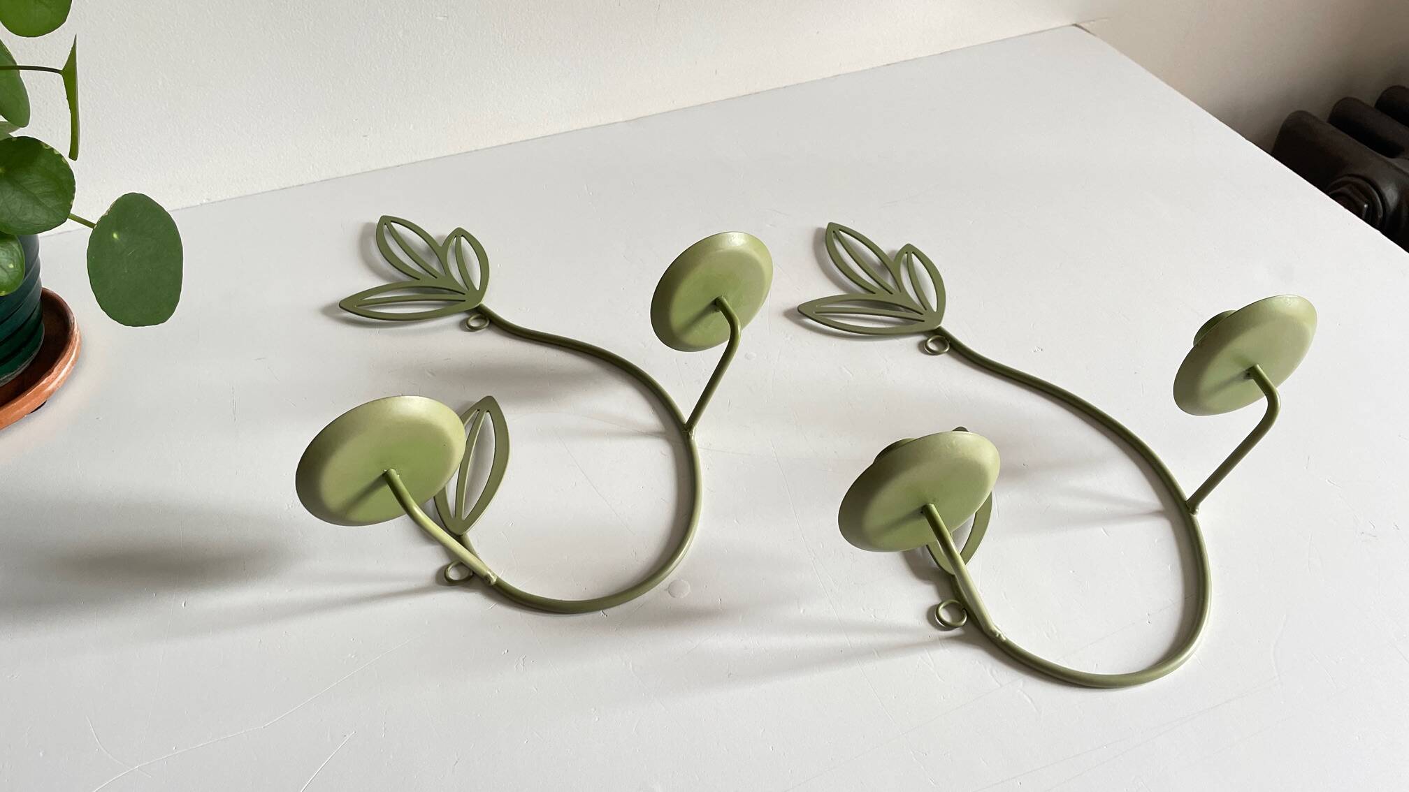 Wall Candle Holder, Green Metal Leaves