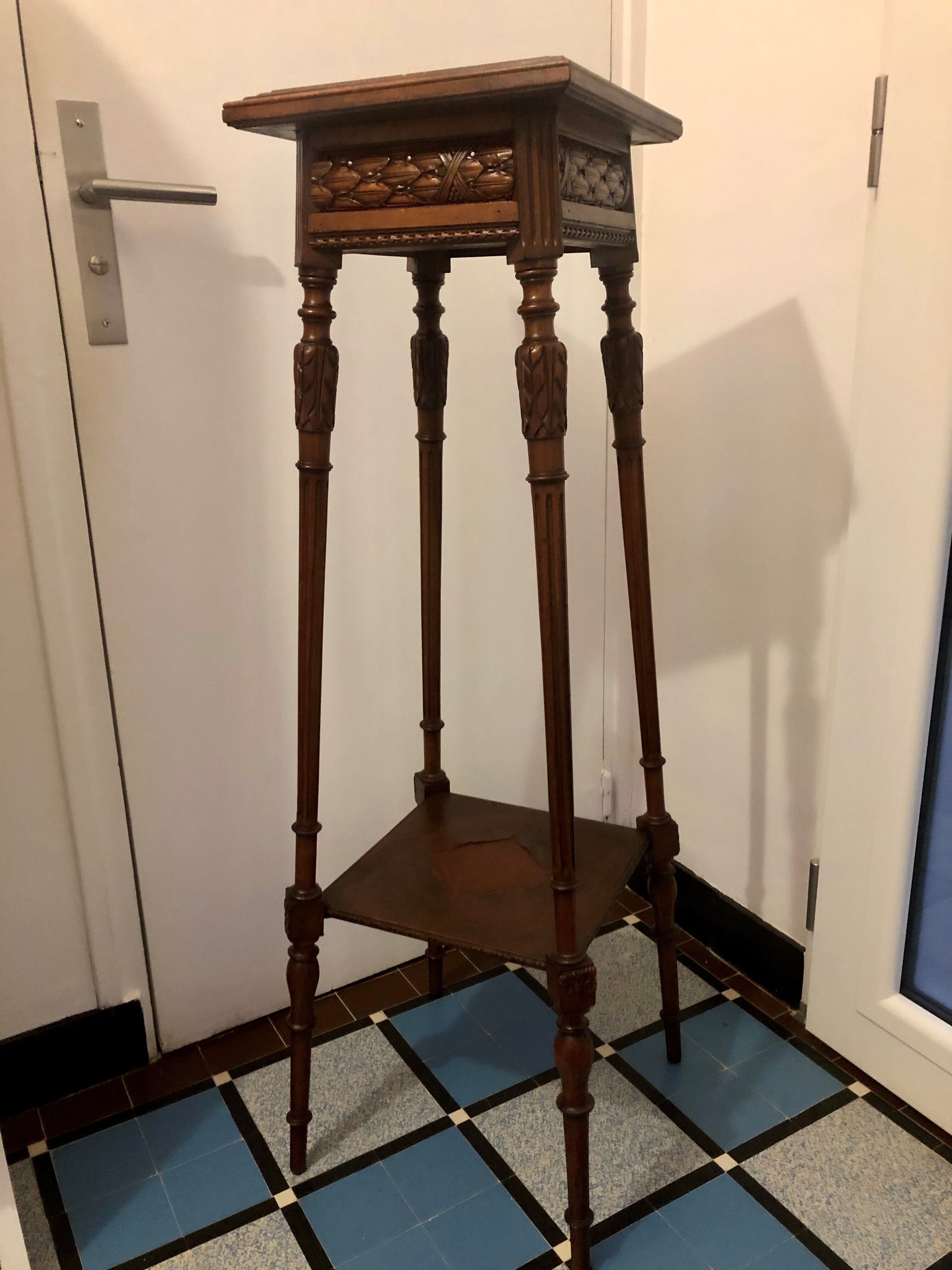 Large Square Saddle Louis XVI Style