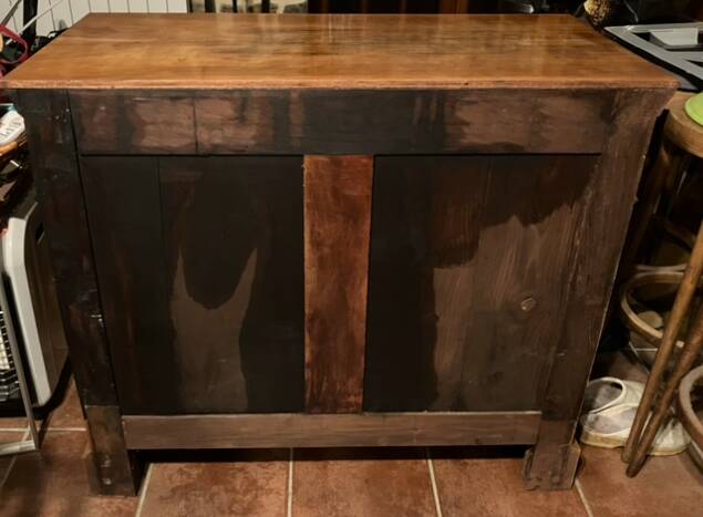 Commode malouine ancienne en ronce de noyer