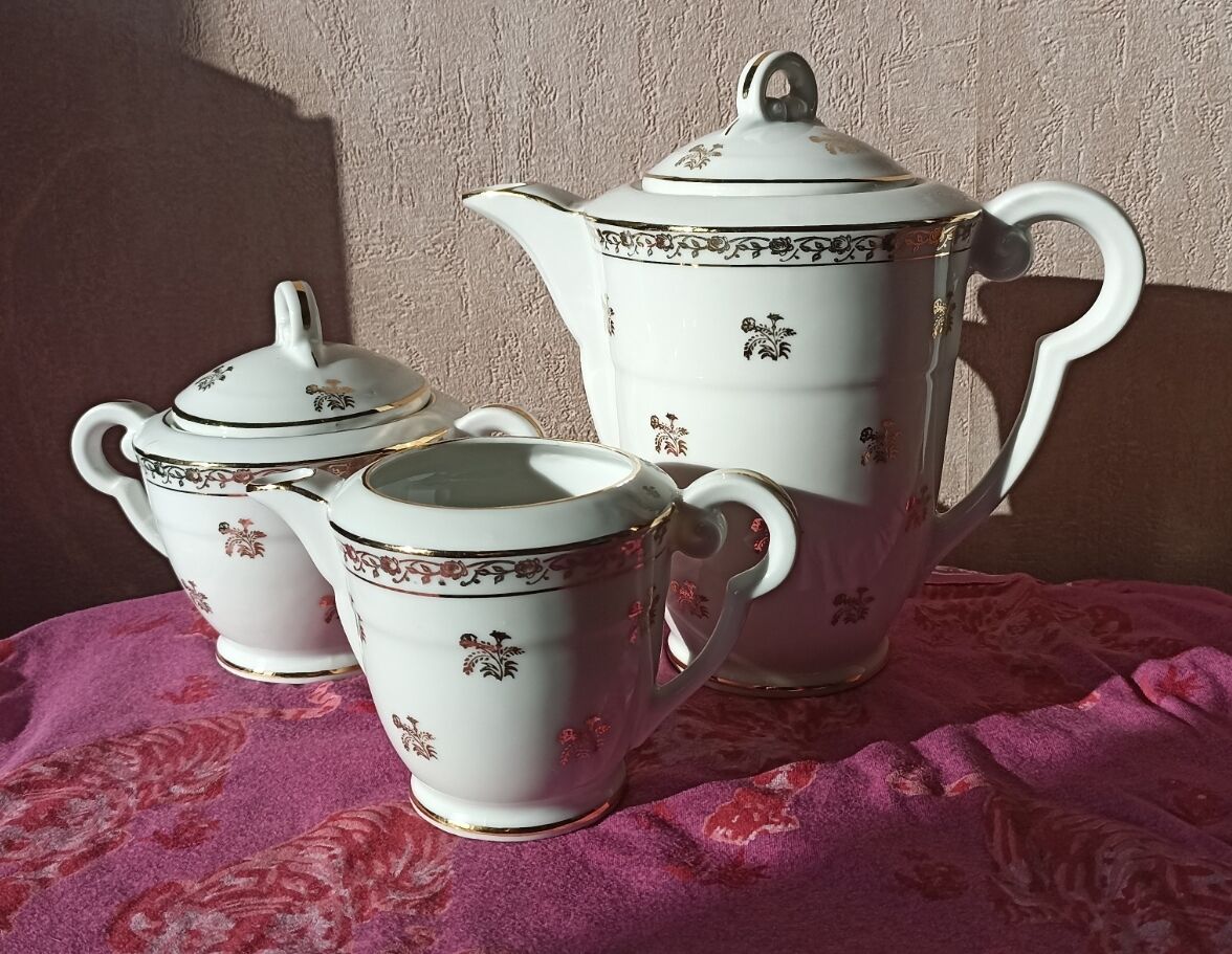 Coffee Serving Head - LCS - Roses, Carnations and Thistles