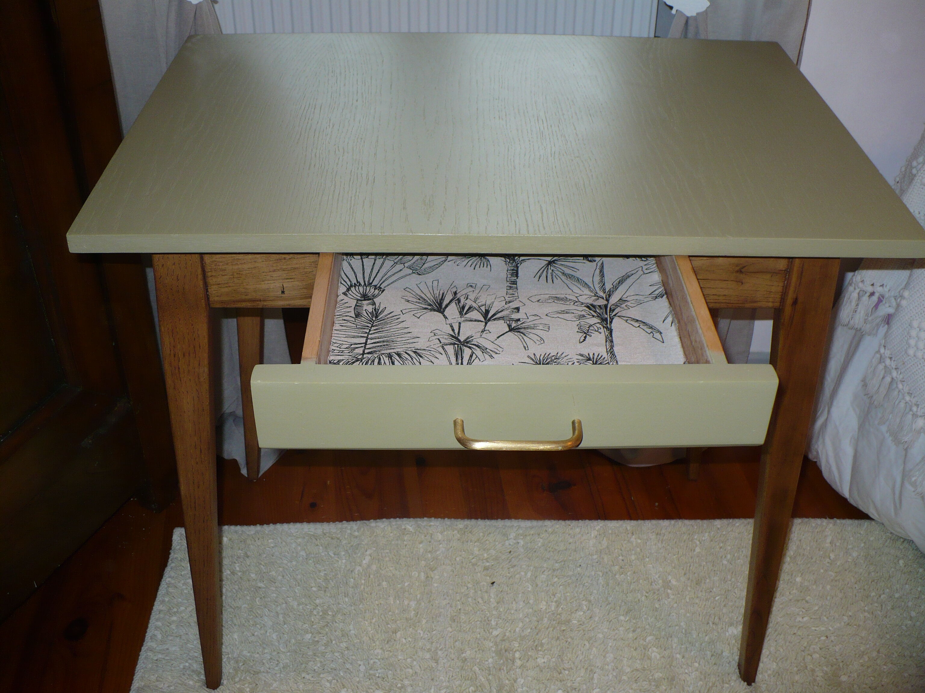 Table desk vintage
