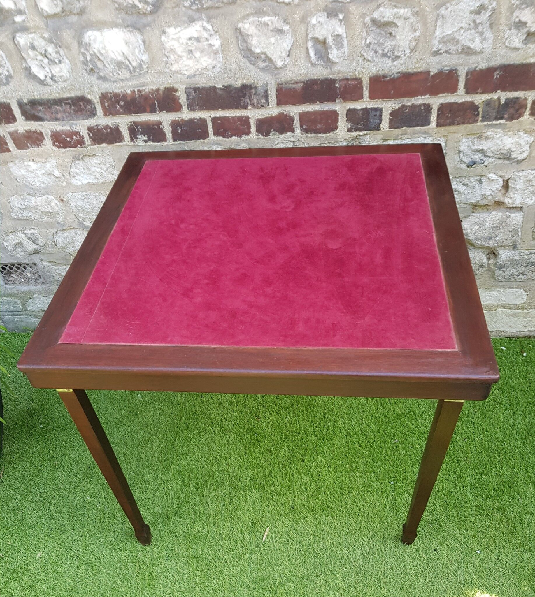 Meblutil game table