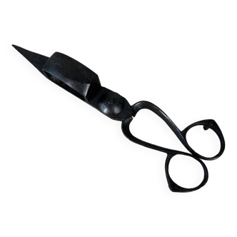 Old pair of scissors or candle snuffer