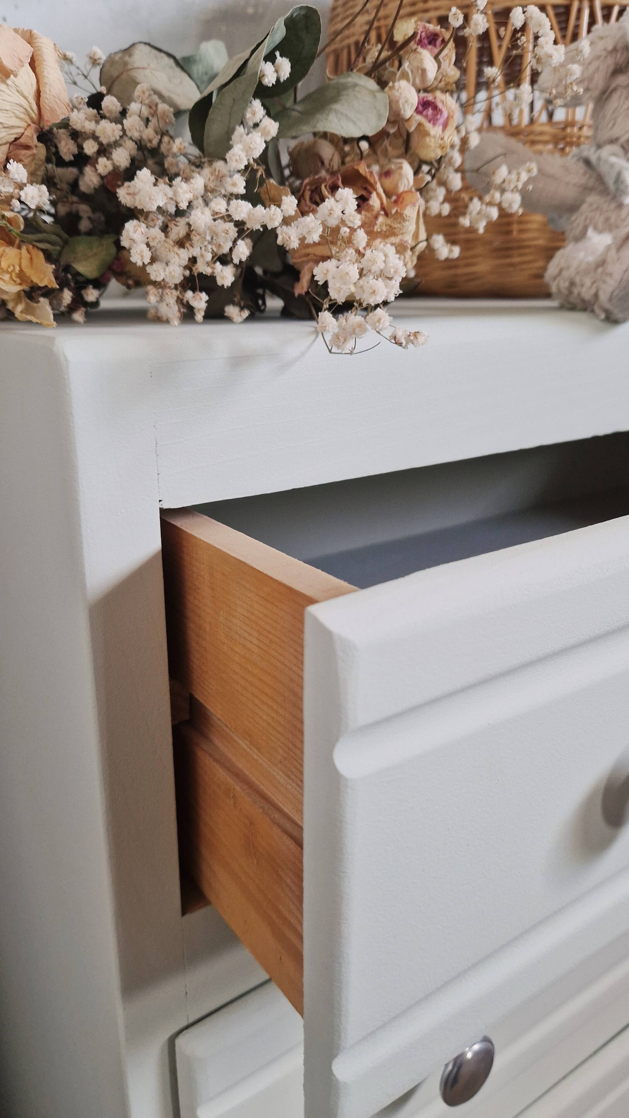 Art Deco chest of drawers