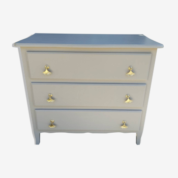 Classic chest of drawers