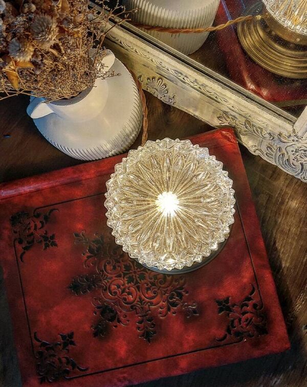 Lampe vintage verre ciselé