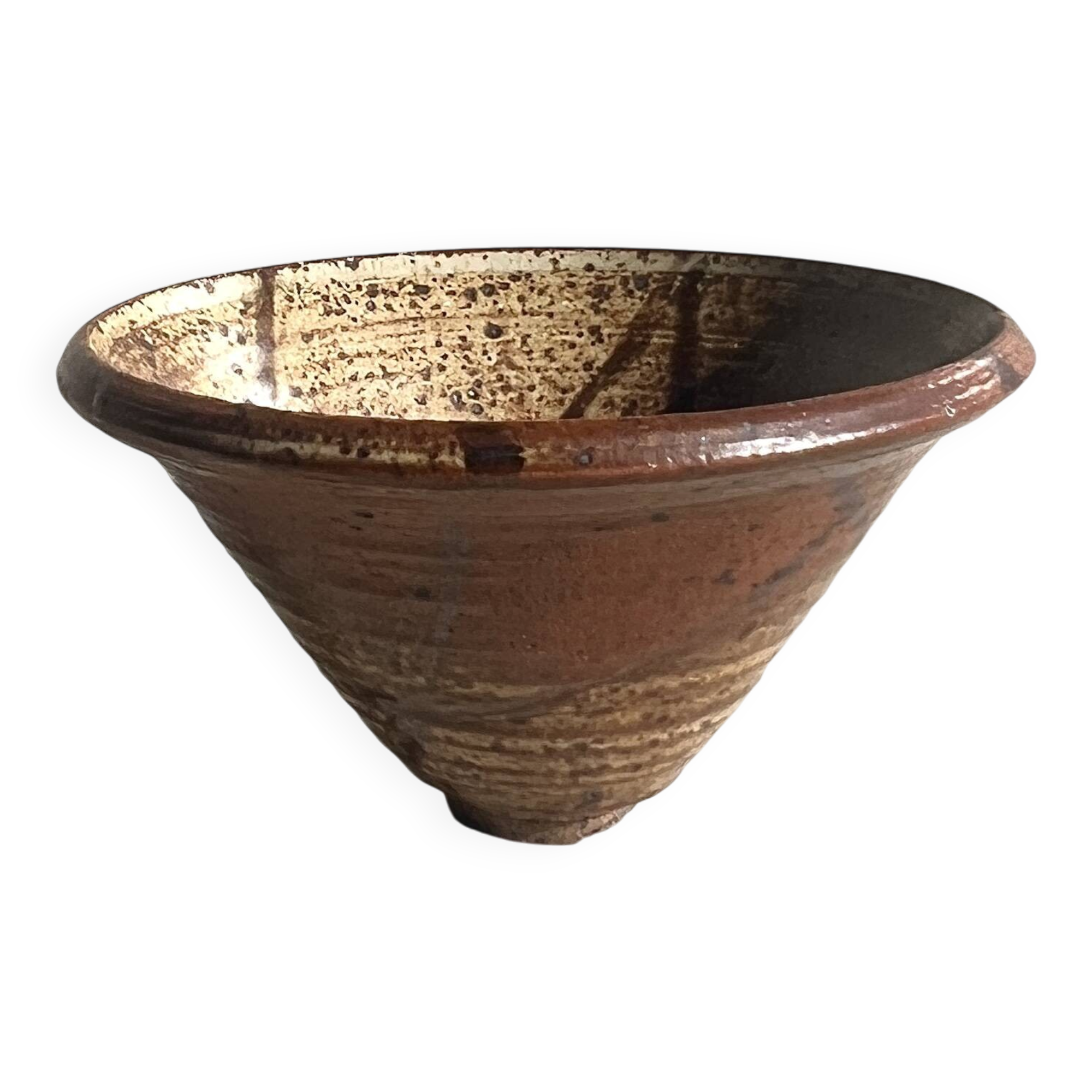 Japanese stoneware bowl in the Japandi style, signed.