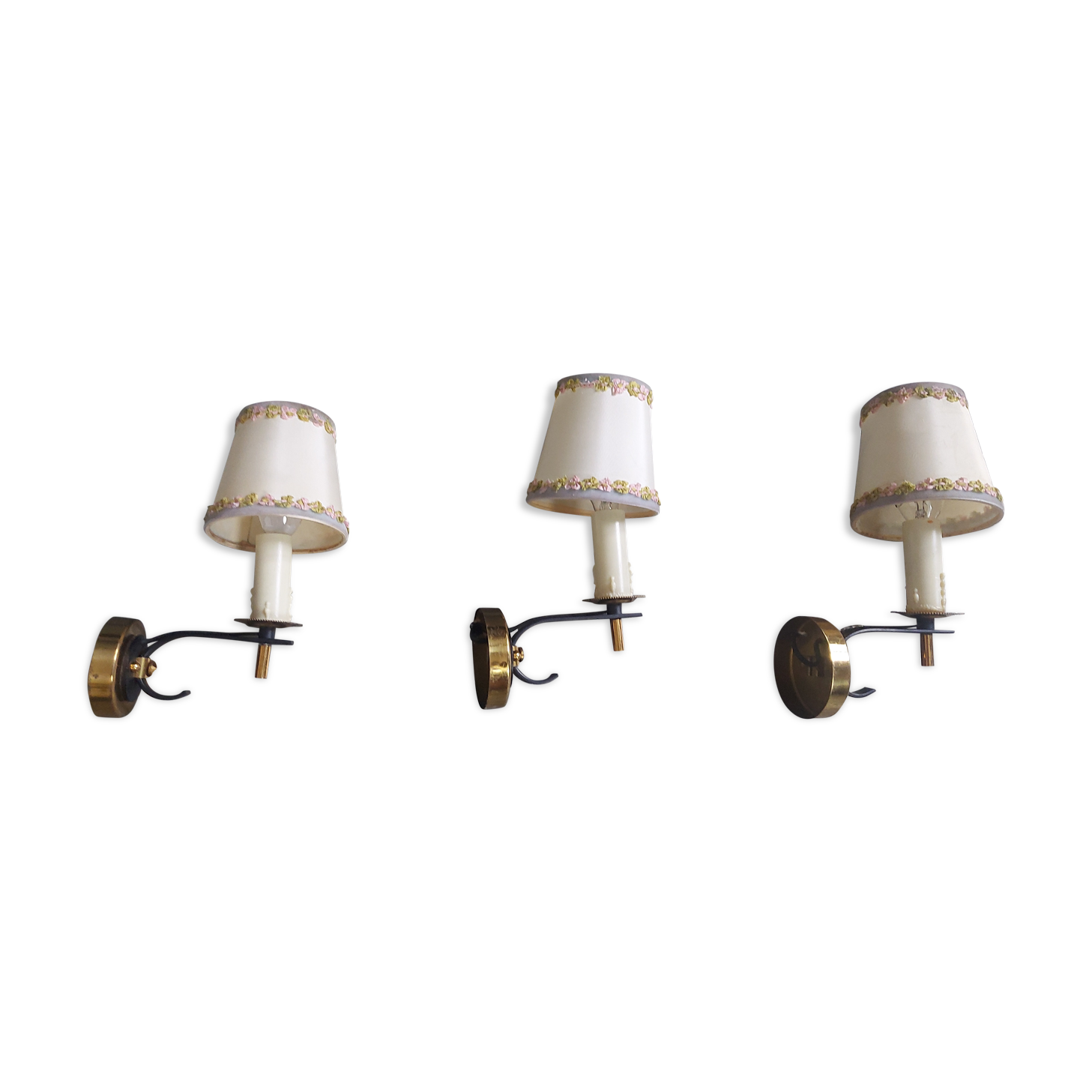 3 brass sconces with lampshade, 50