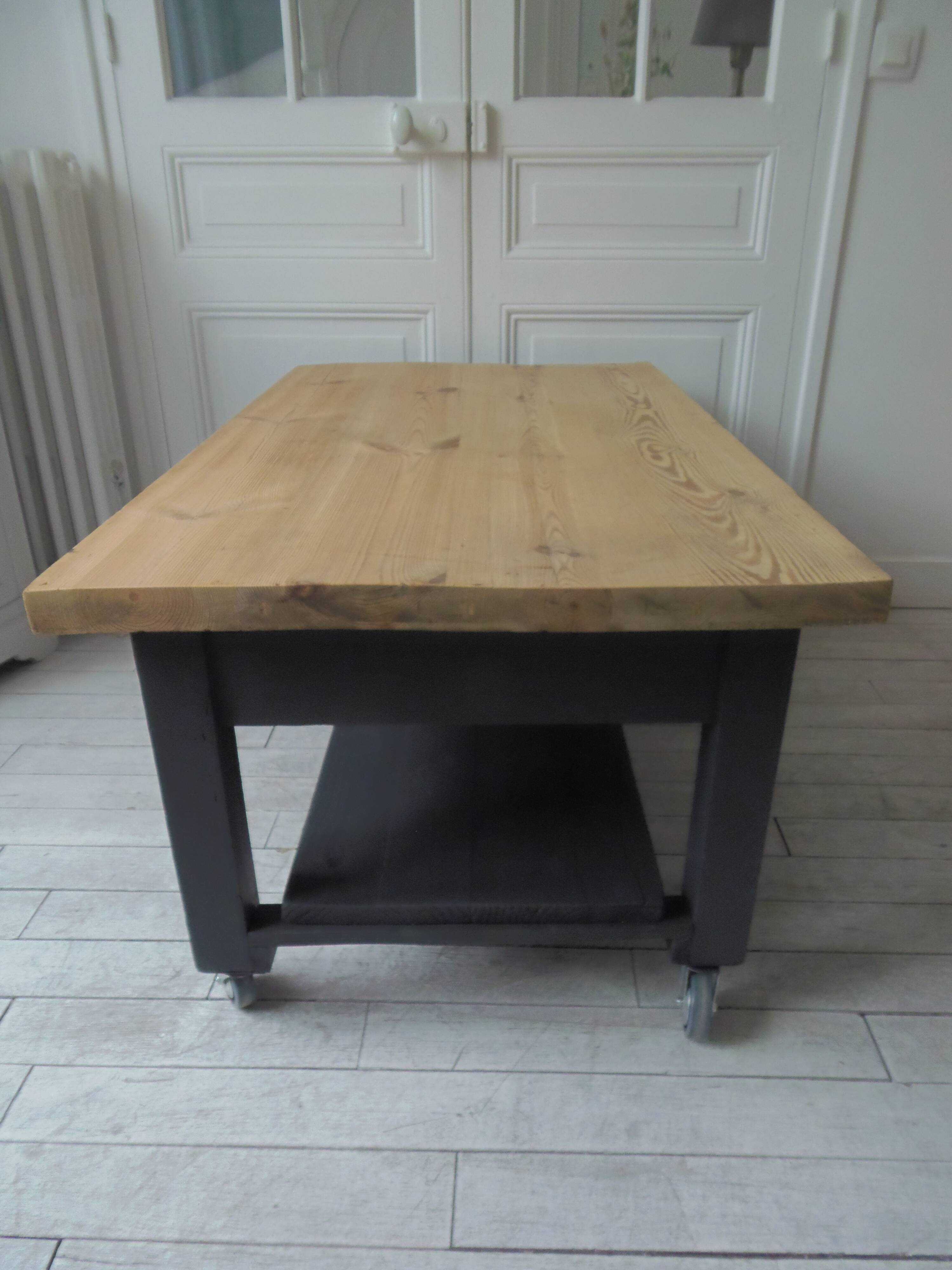 Coffee table on casters, 1 drawer, 1 shelf, re-enchanted in slate gray, wooden top.