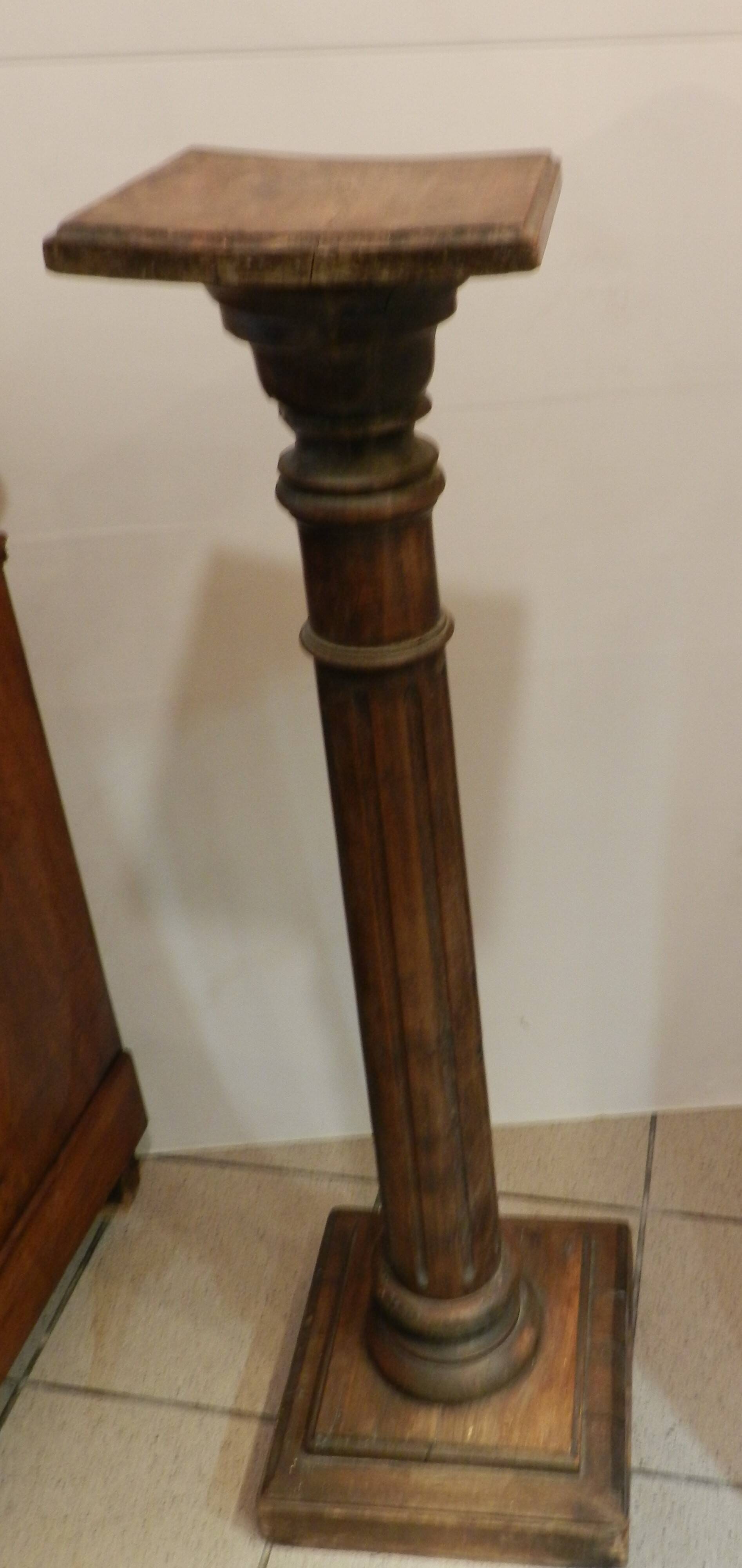 fluted wooden pillar column
