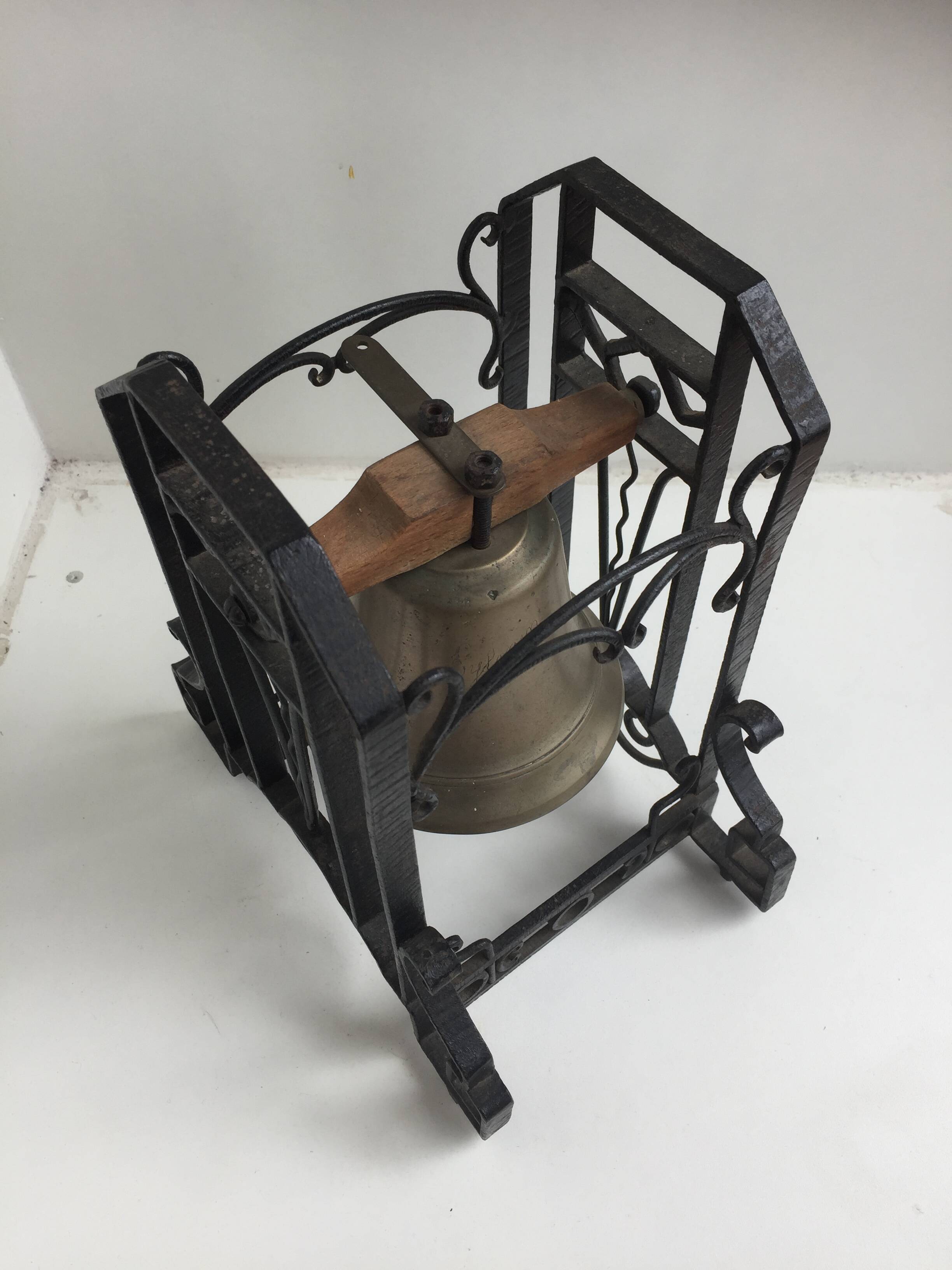 Cloche avec support fer forgé art déco