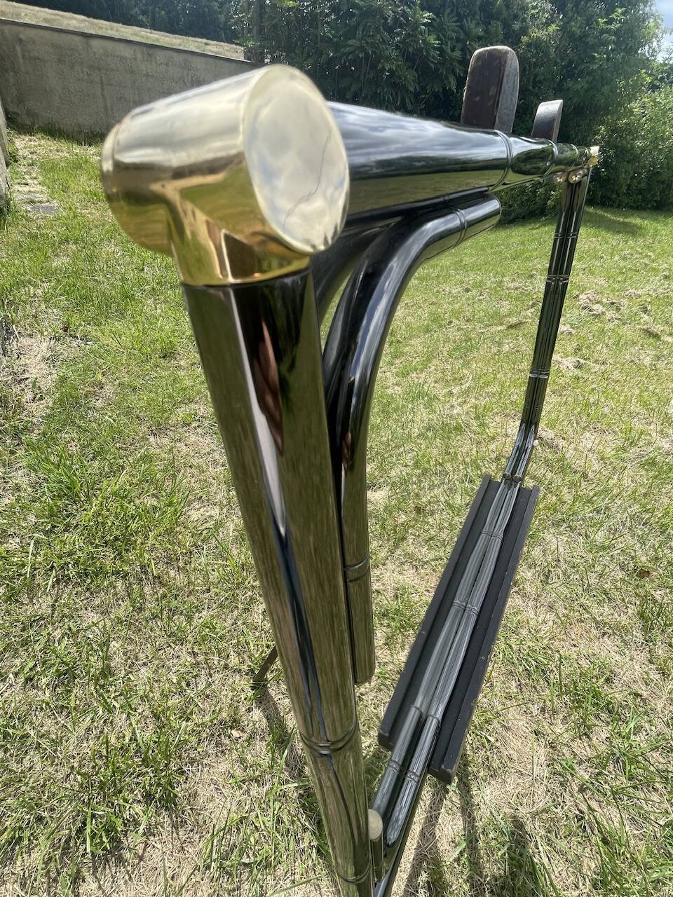 Vintage rectangular wall mirror in tubular metal and brass, 1970s/1980s.