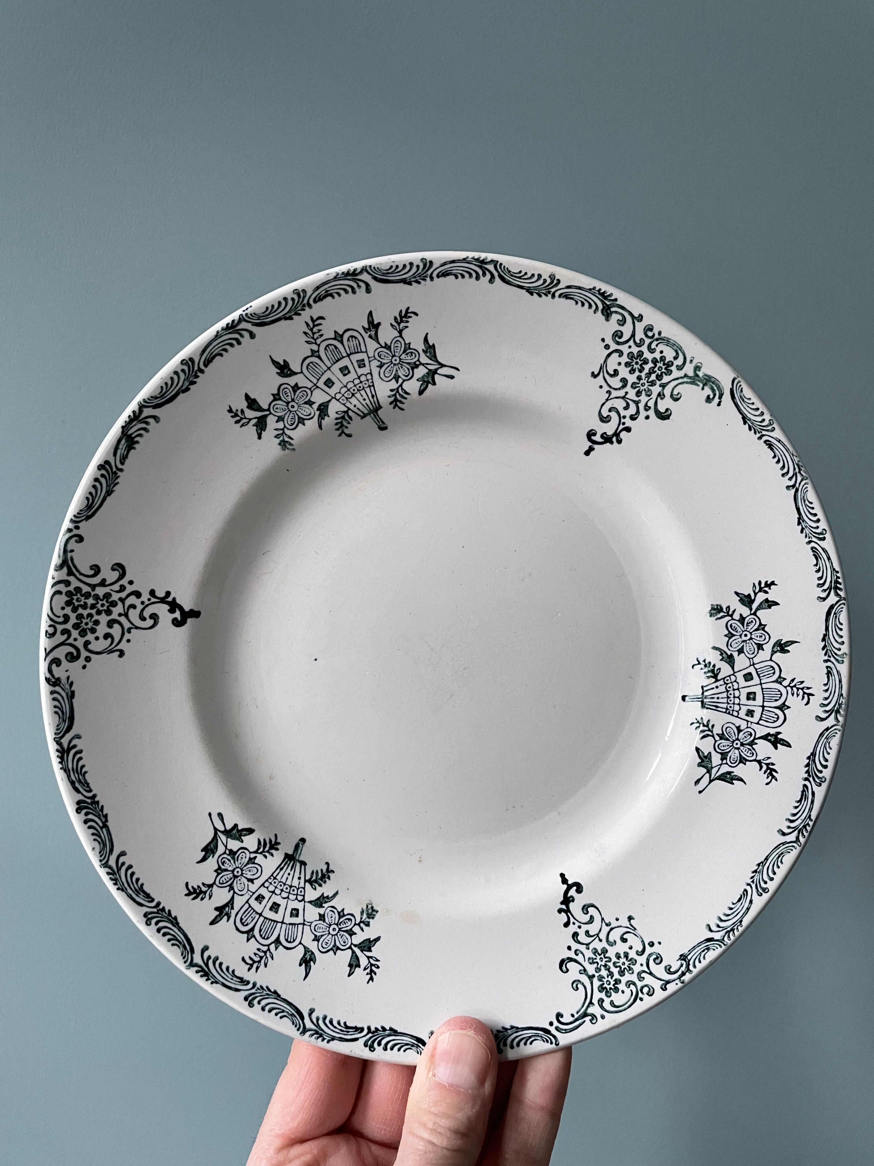 Set of 10 flat plates numbered terre de fer xixème st amand