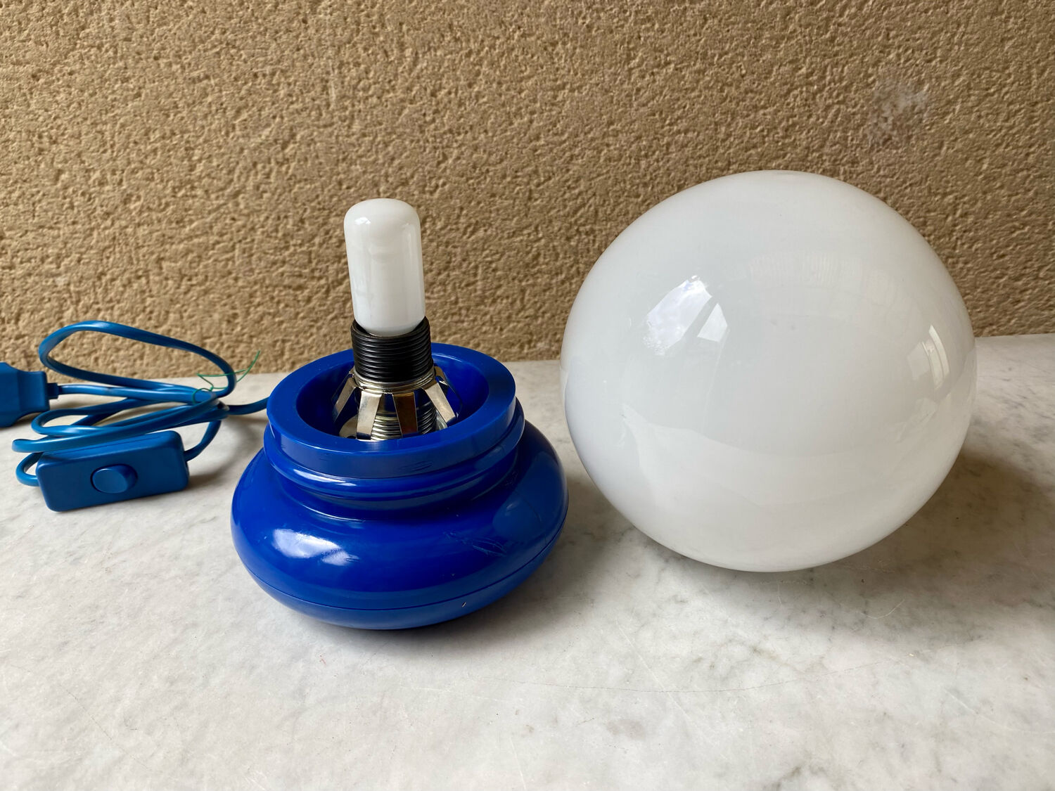 Bedside lamp globe opaline and plastic Space age 70s