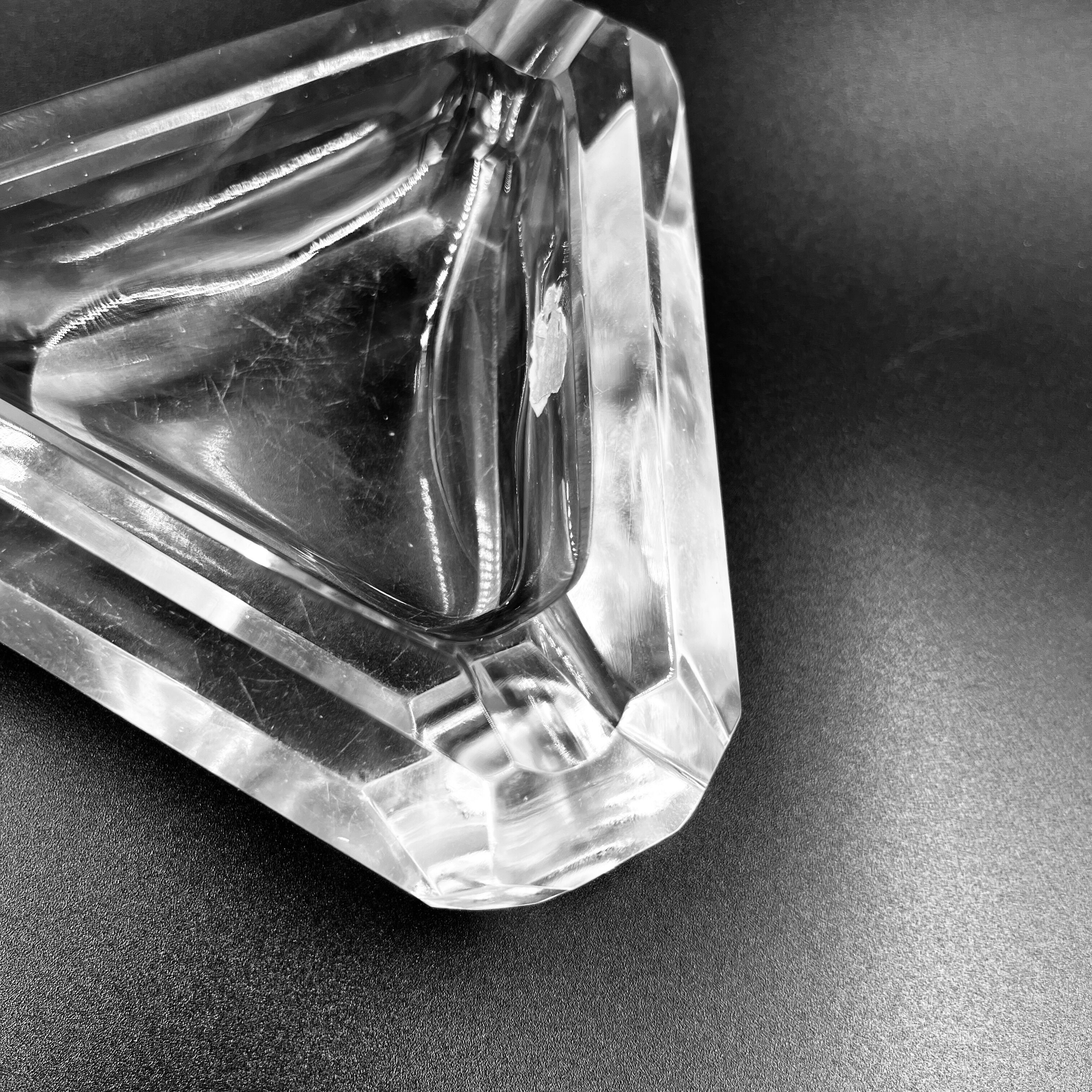 Triangular ashtray in val saint Lambert crystal