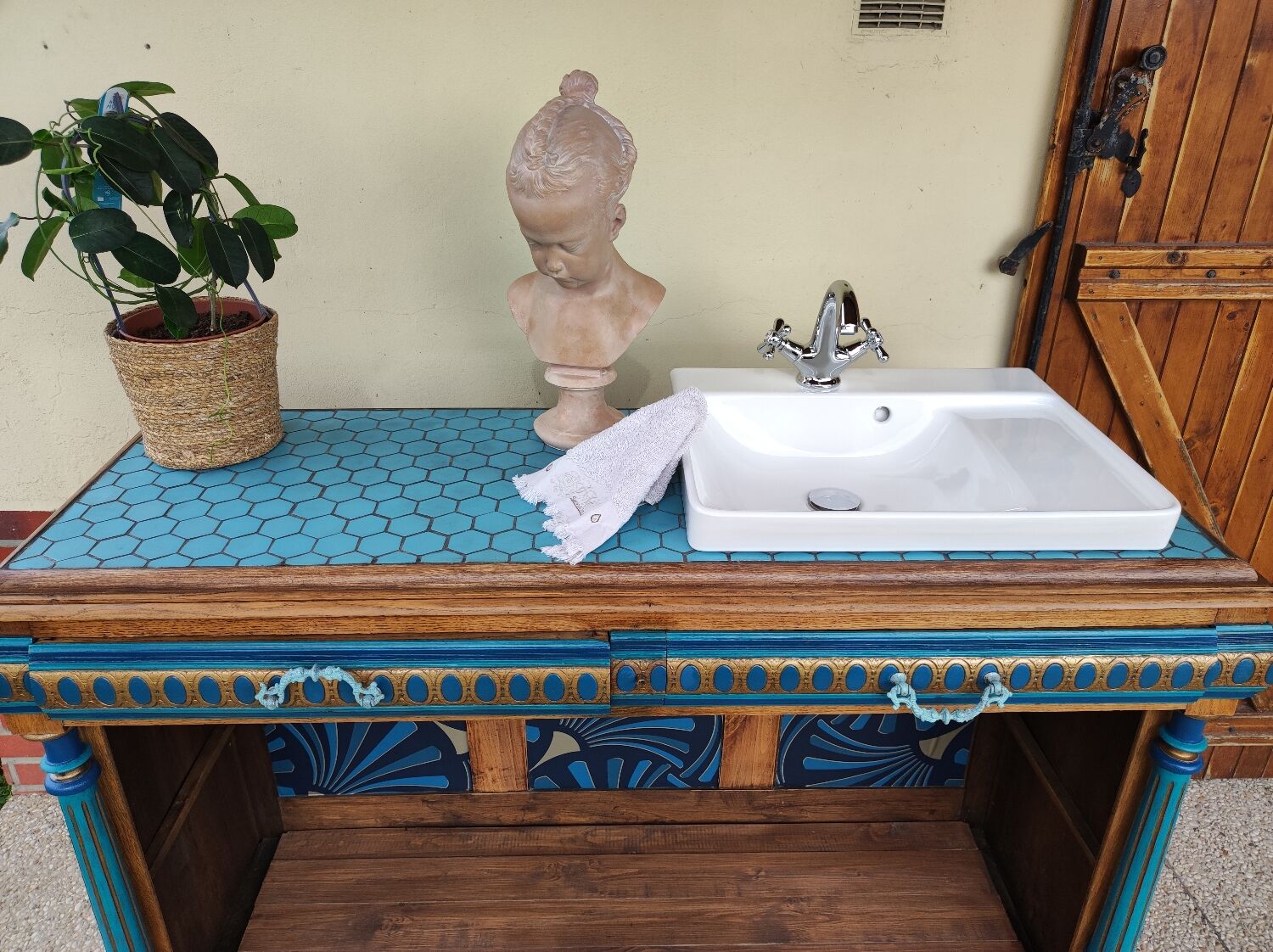 Bathroom furniture