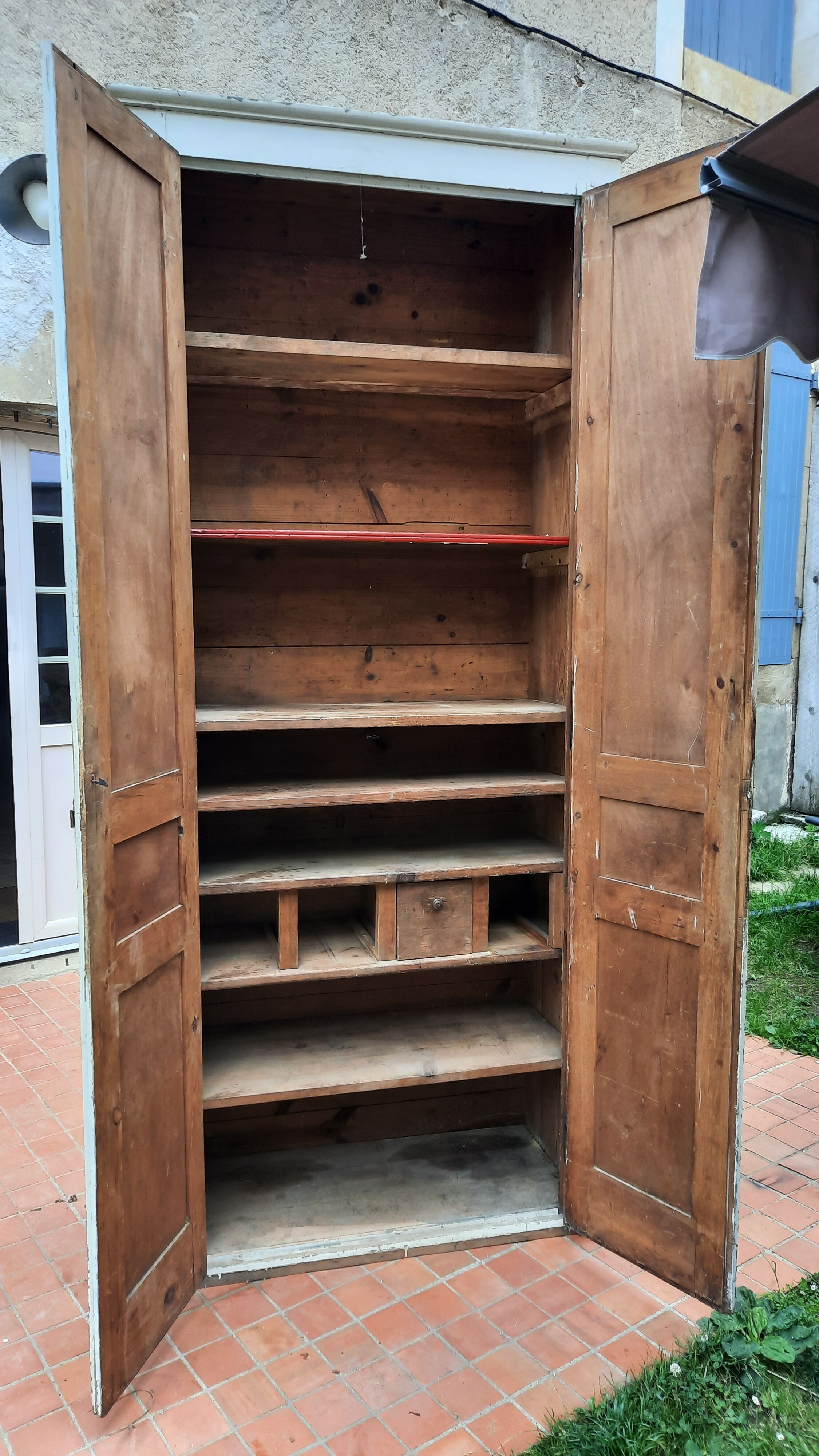 Armoire parisienne