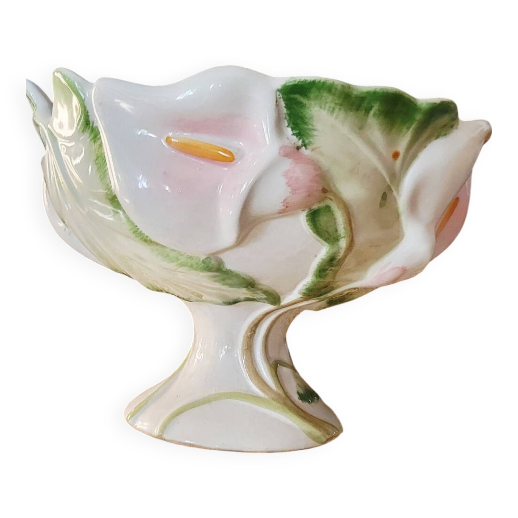 Cup in slipware with calla lilies