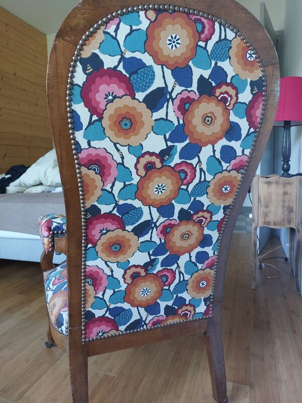 Fauteuil voltaire crémaillère, roulettes et fauteuil crapaud tissu assorti