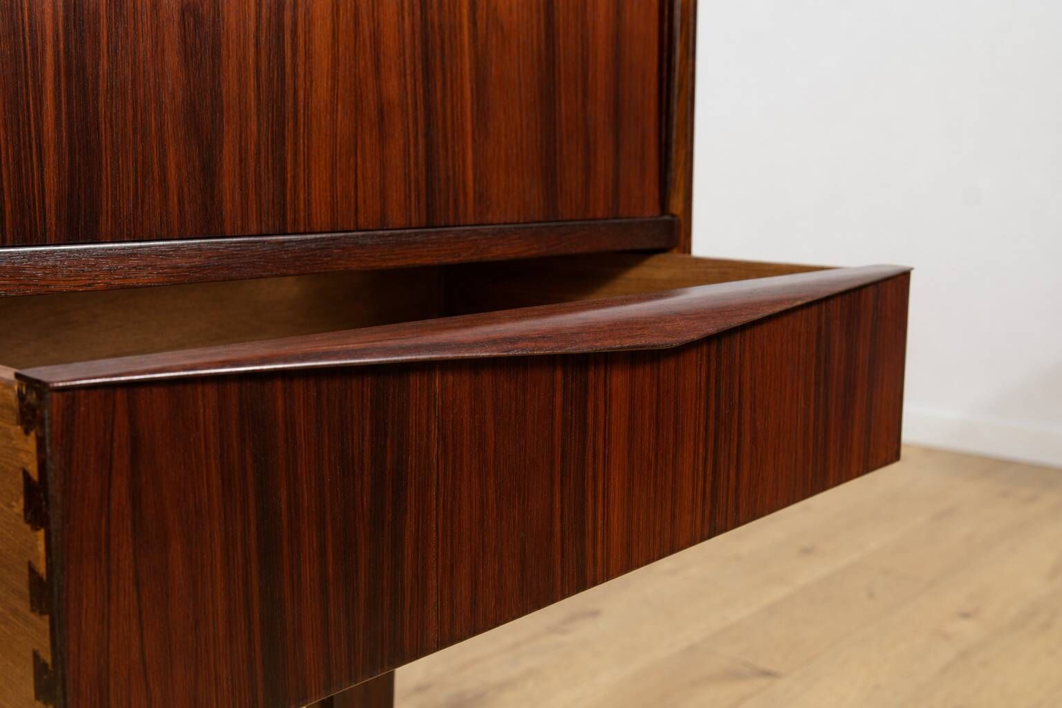 Commode en palissandre du milieu du siècle par E. W. Bach pour Sejling Skabe, Danemark, années 1960.