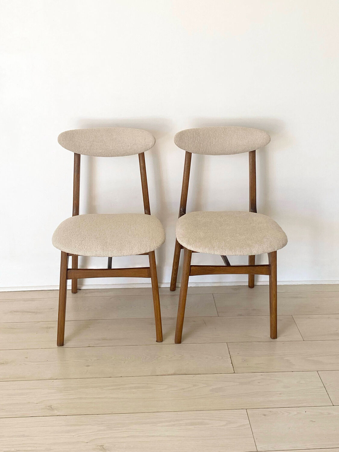 2 chairs Rajmund Halas 1960