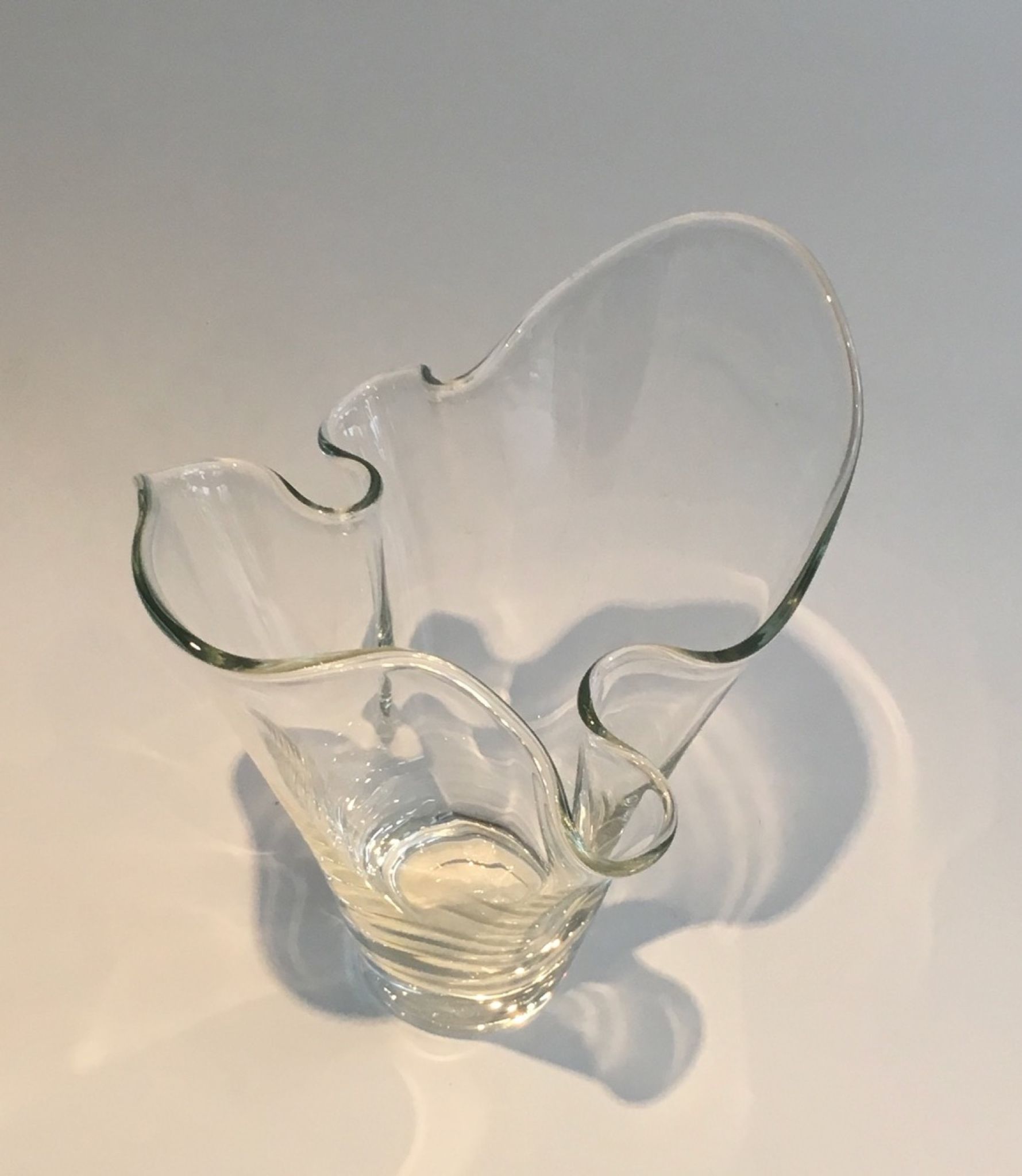 Vase en forme de feuille