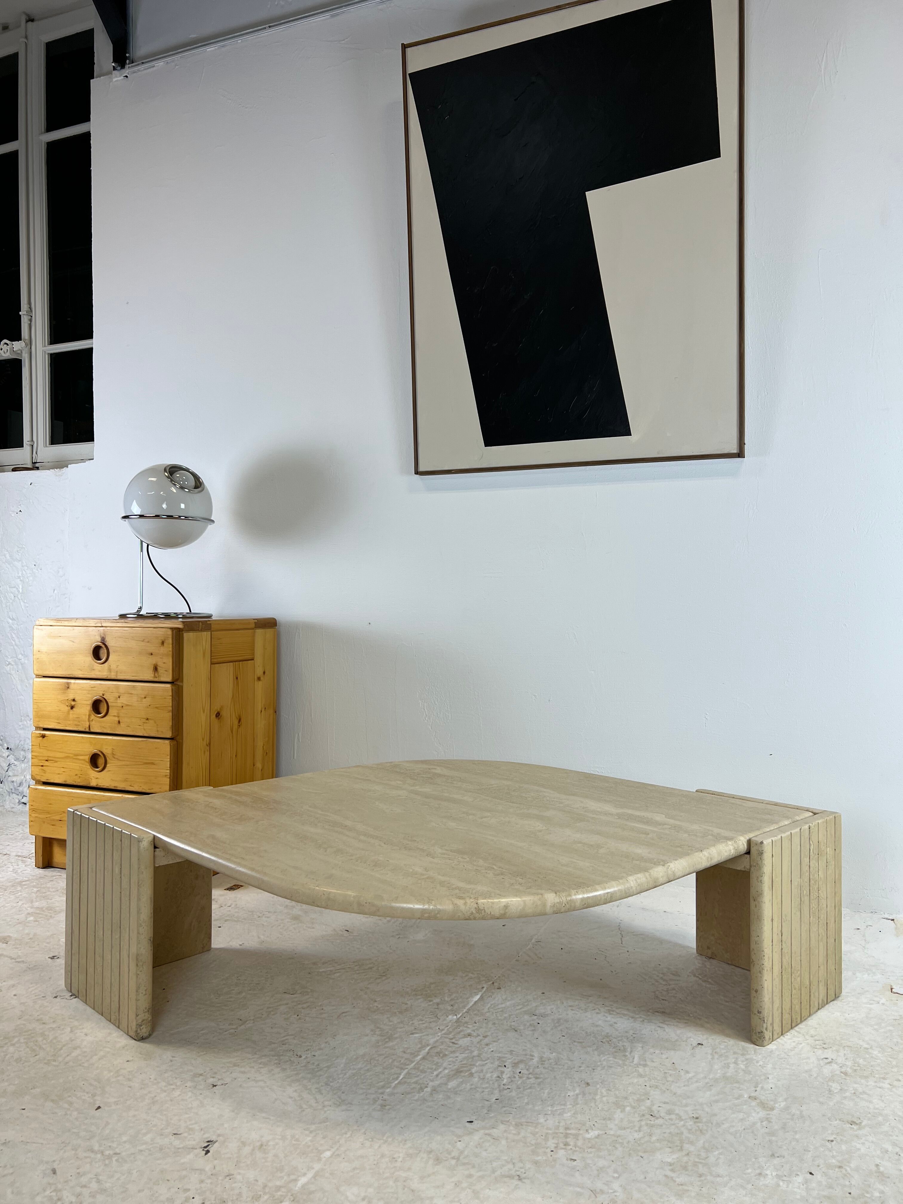Coffee table Roche Bobois "eye" in travertine, 1970