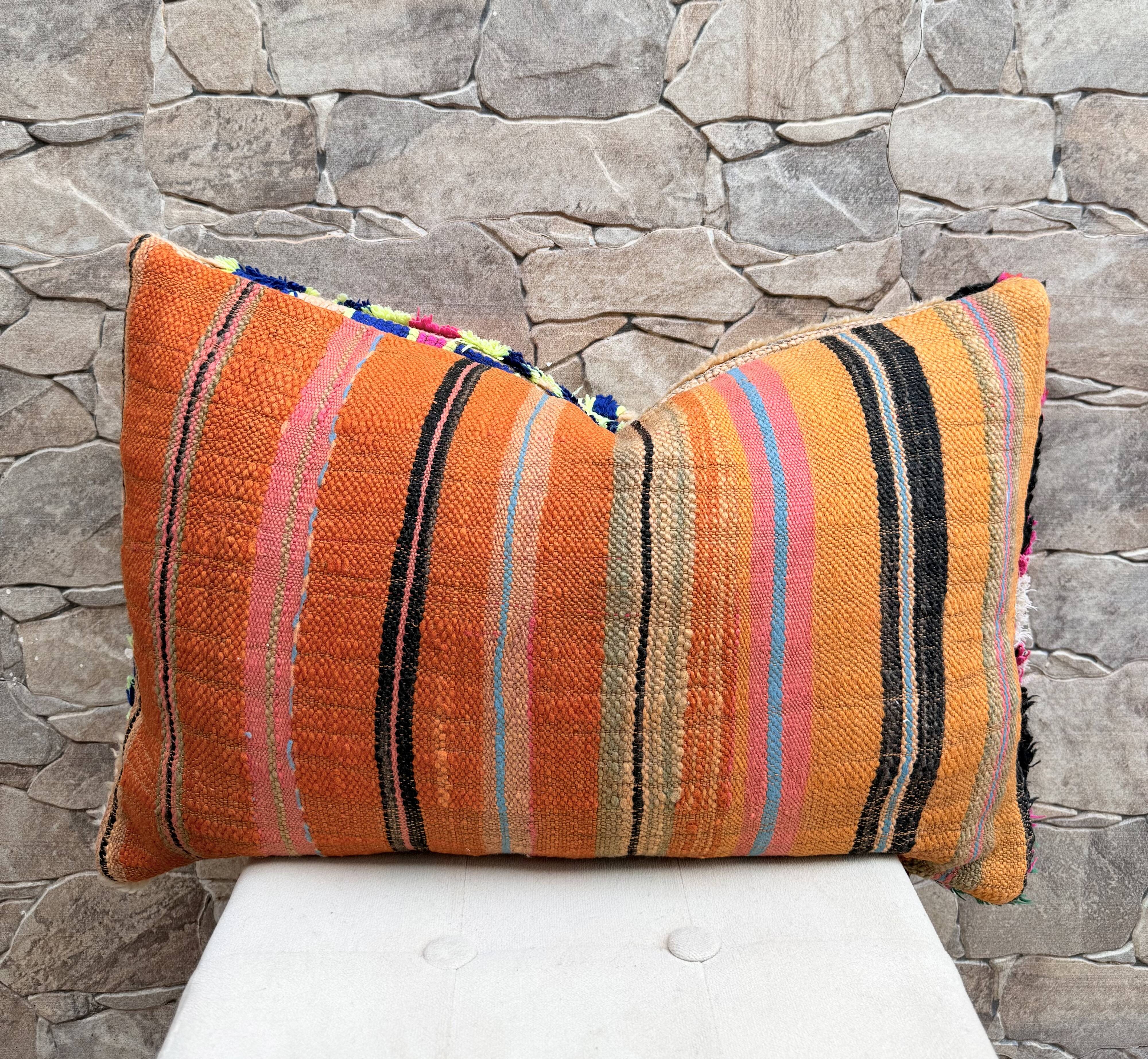 Vintage Berber kilim cushion cover: Moroccan wool cushion 60x40cm