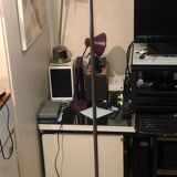 Discreet floor lamp