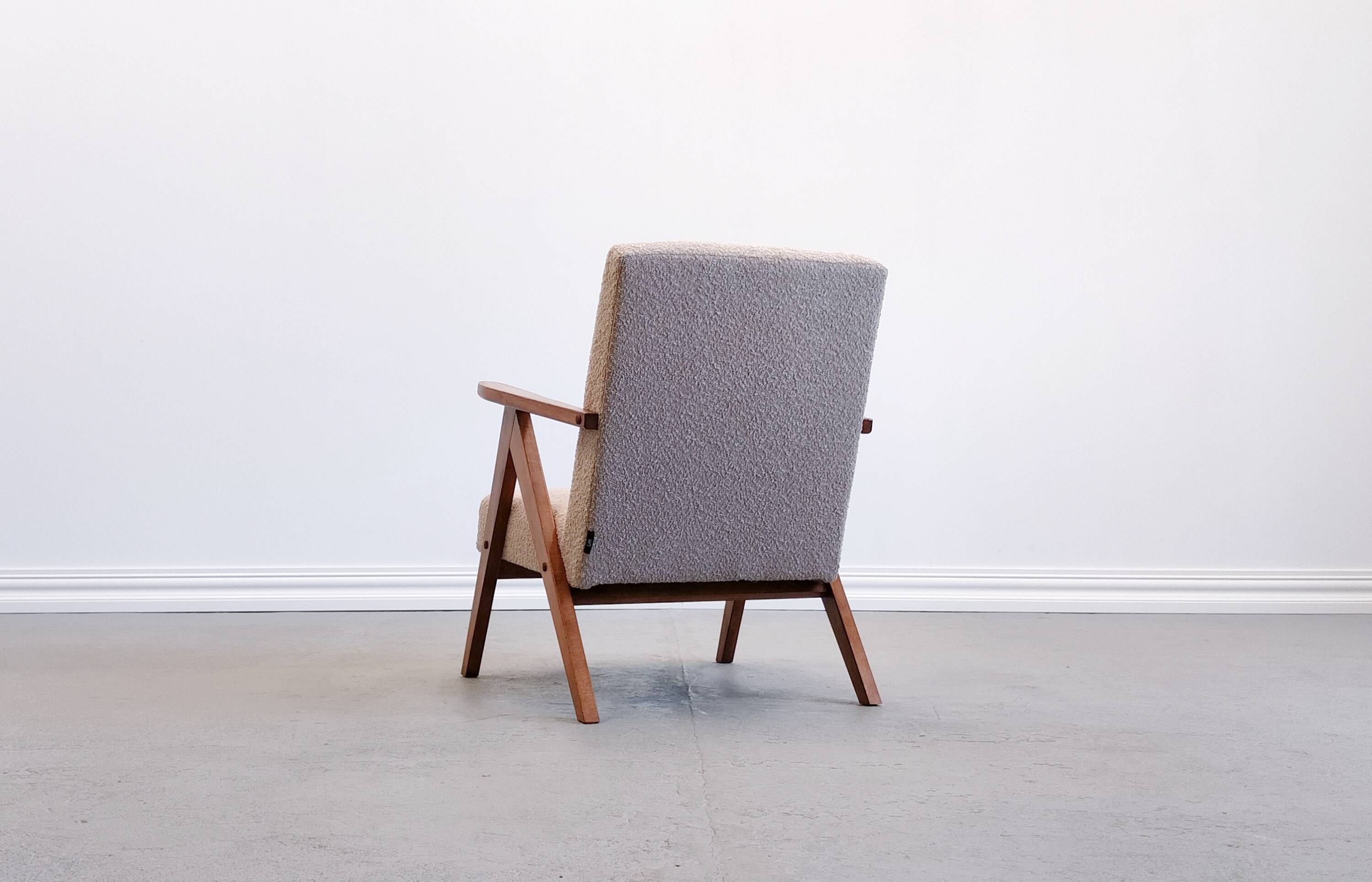 Mid Century Easy Chair Model B - 310 Var in Beige Boucle